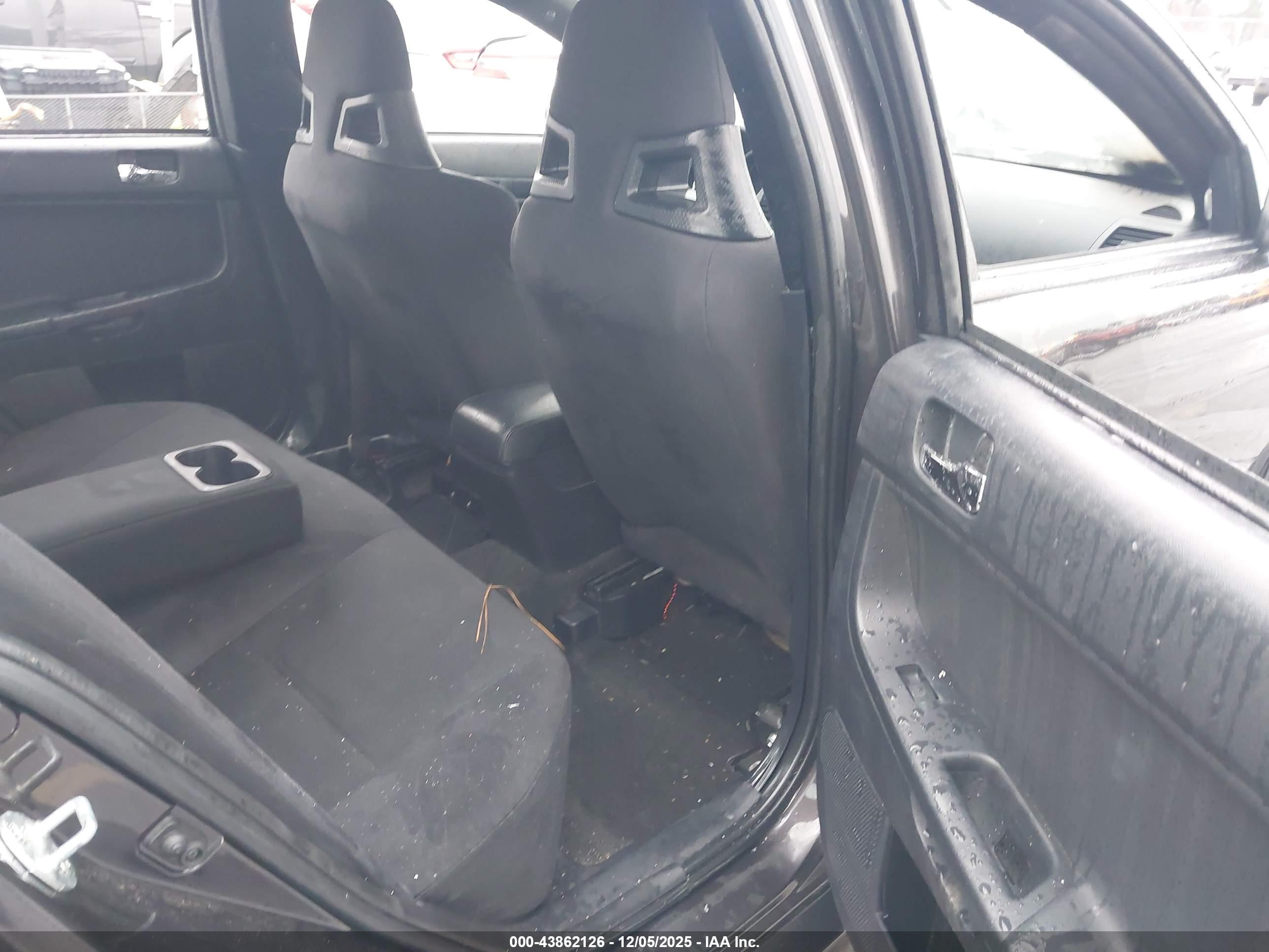 MITSUBISHI LANCER image 8