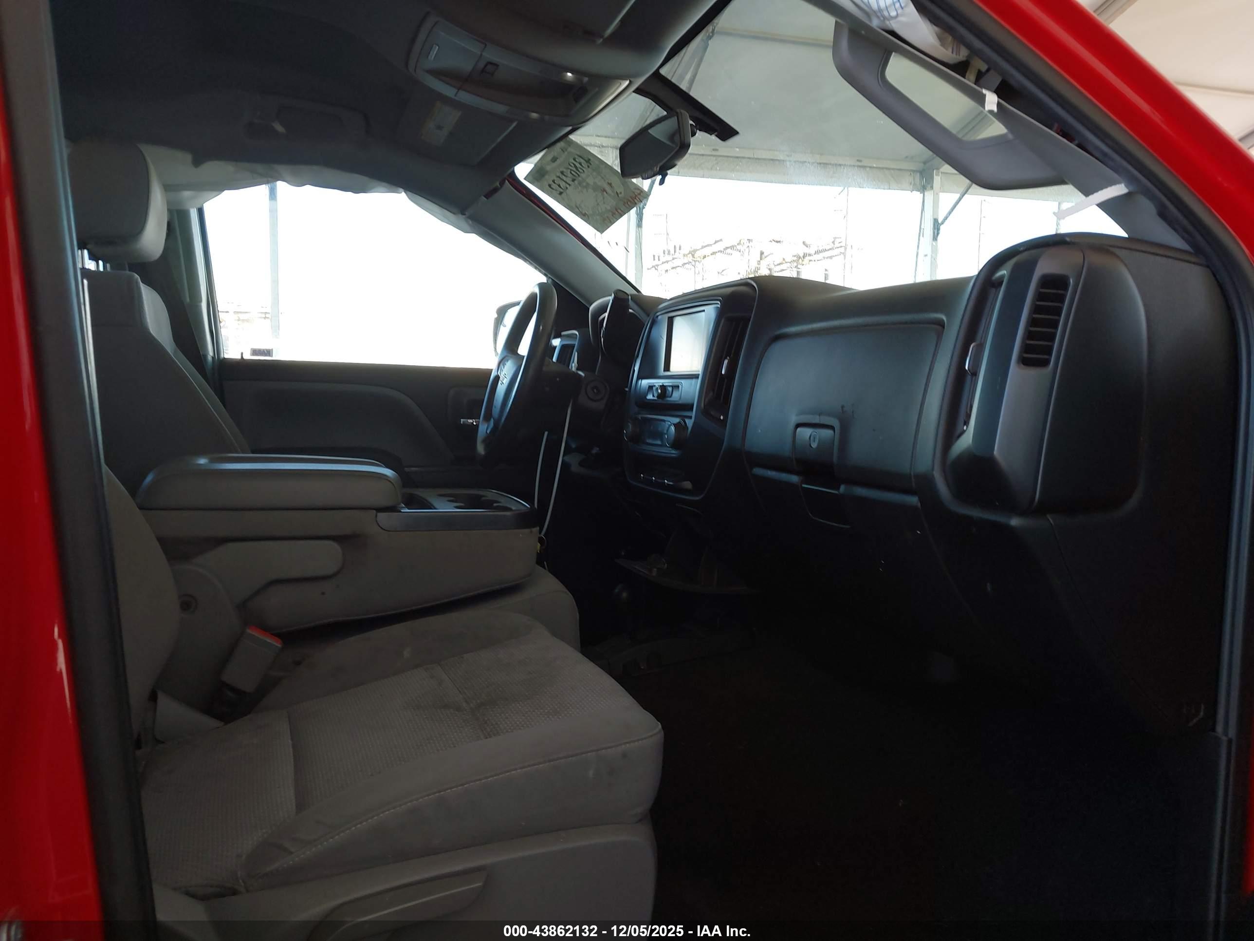 CHEVROLET SILVERADO image 5