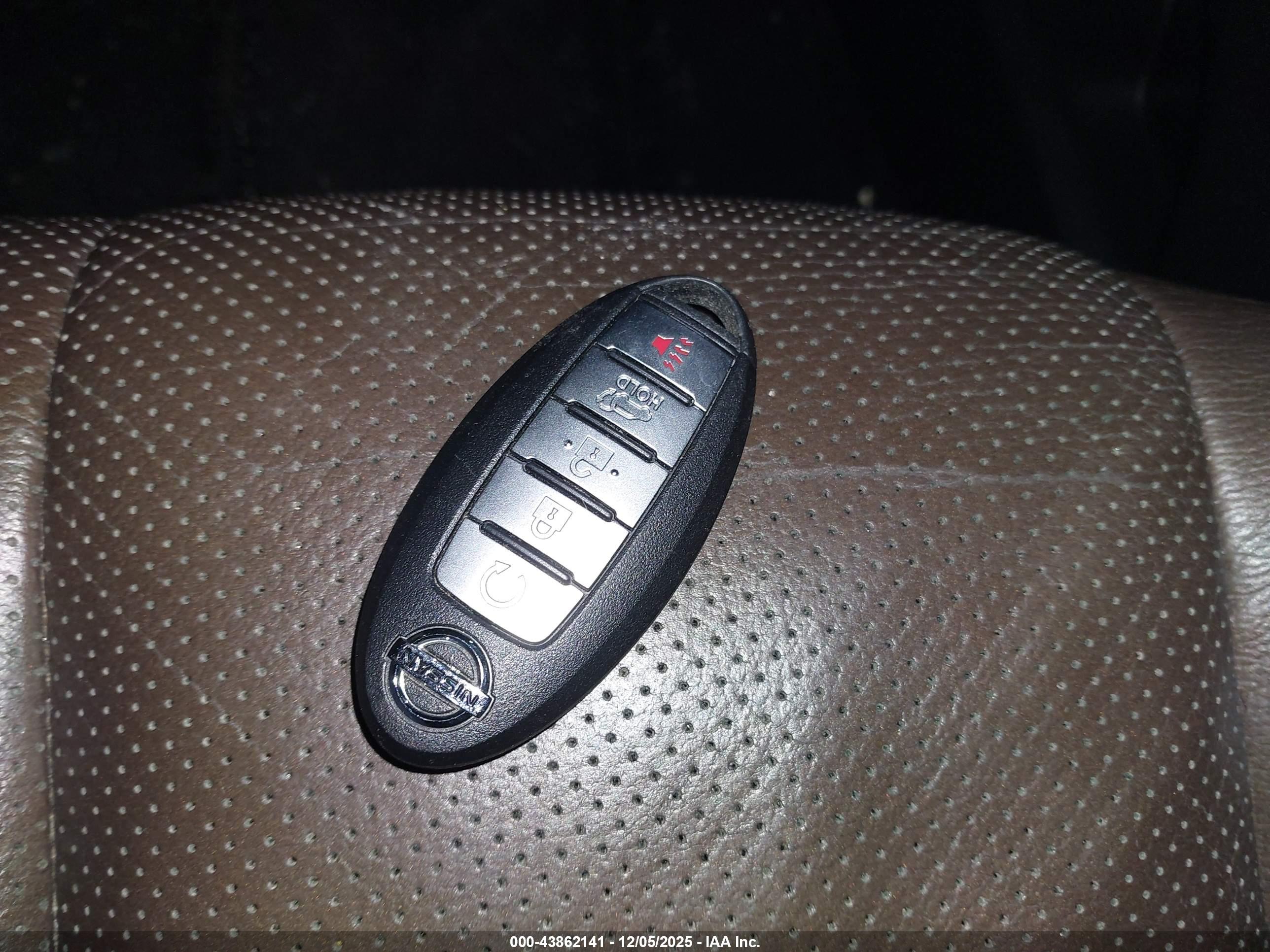 NISSAN MURANO image 11