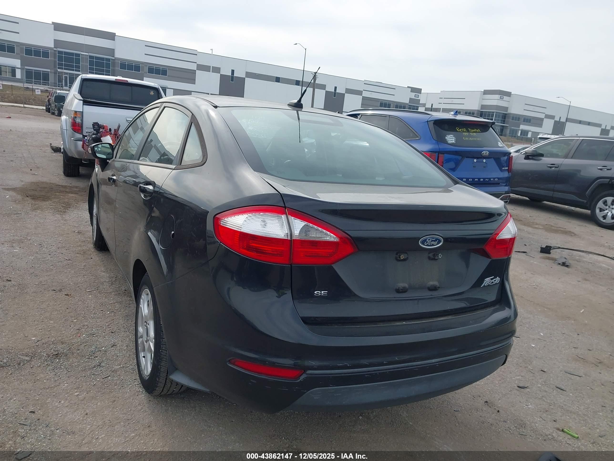 FORD FIESTA image 3