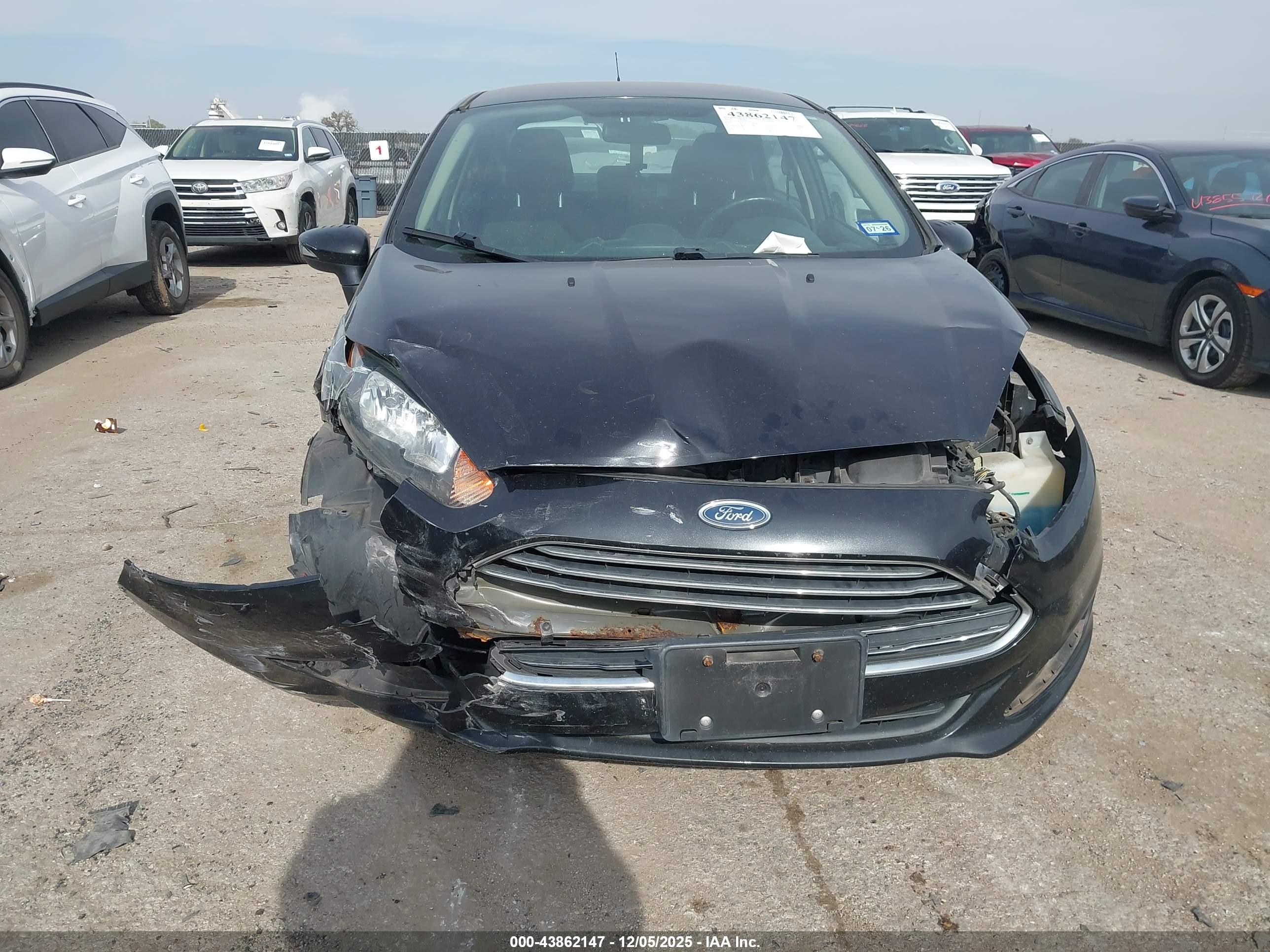 FORD FIESTA image 6