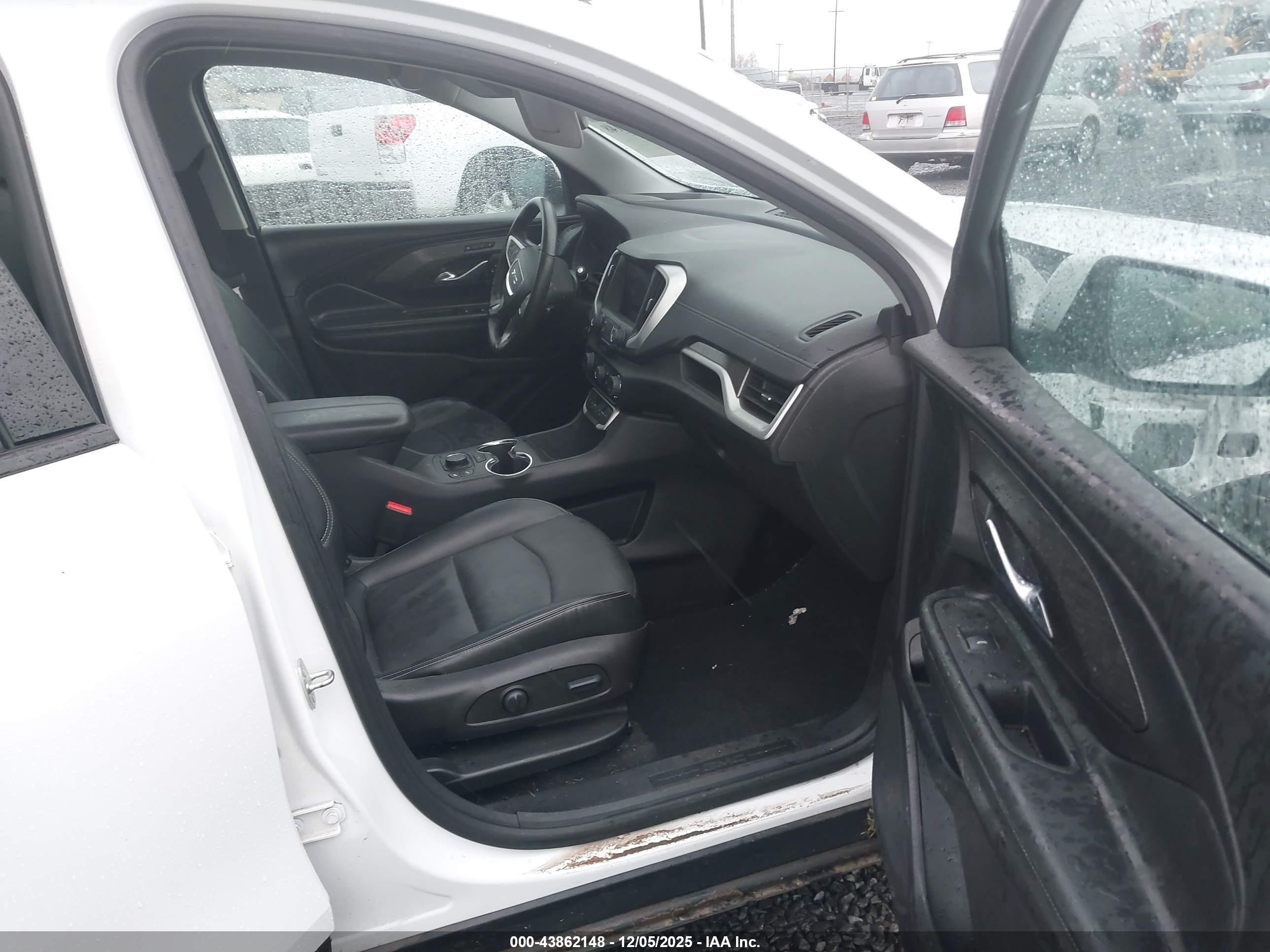 GMC TERRAIN image 5