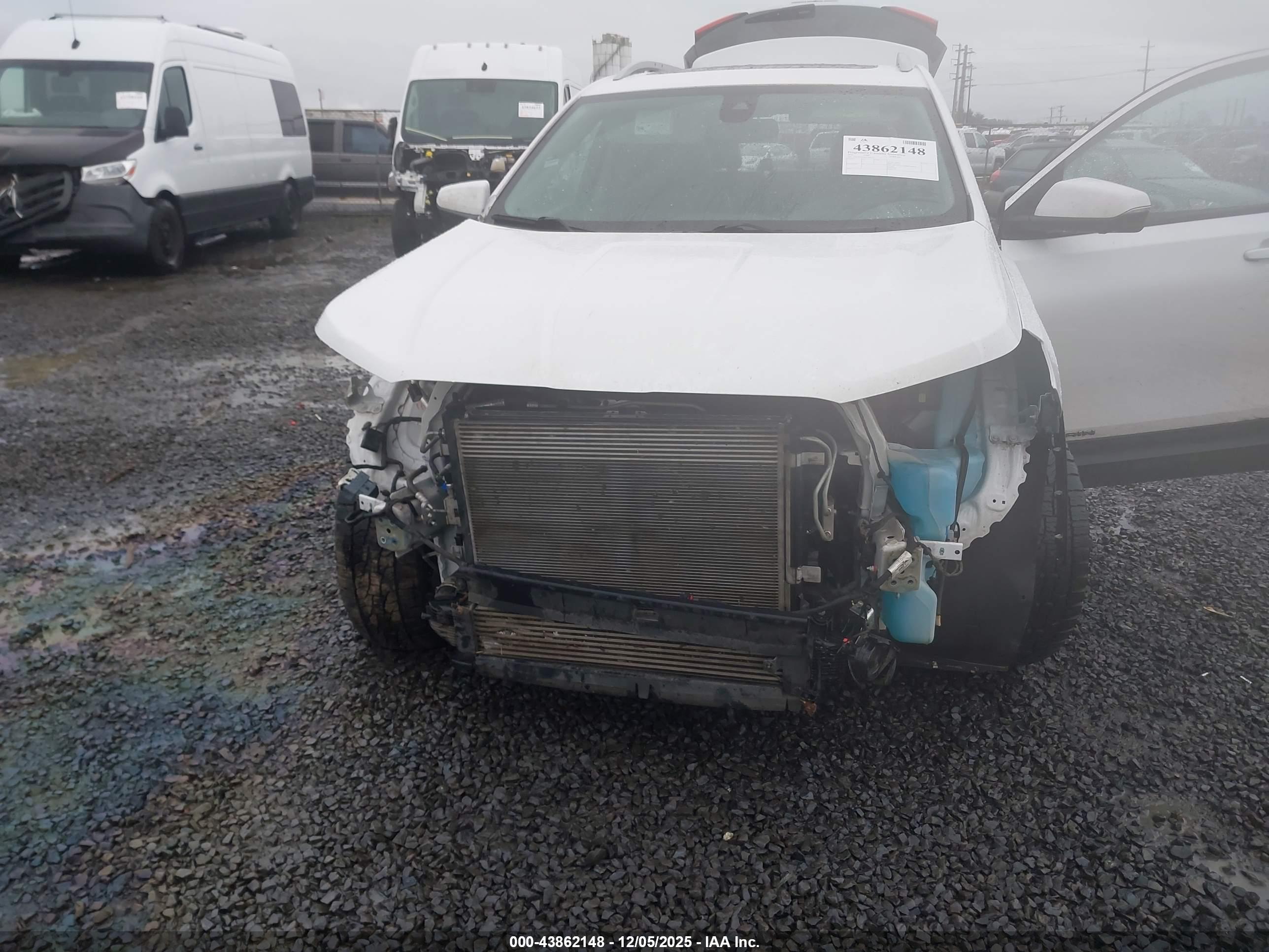 GMC TERRAIN image 6