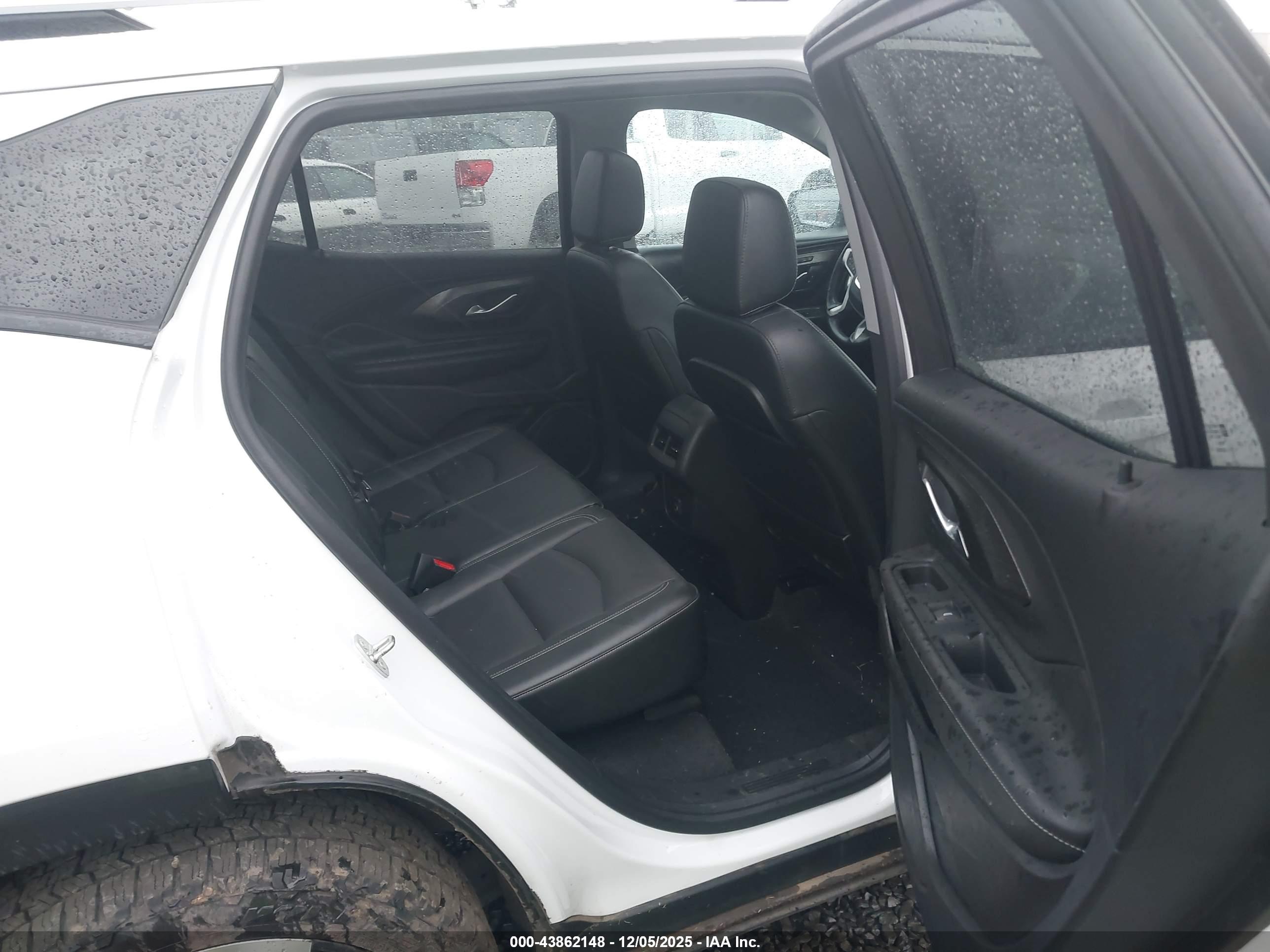 GMC TERRAIN image 8