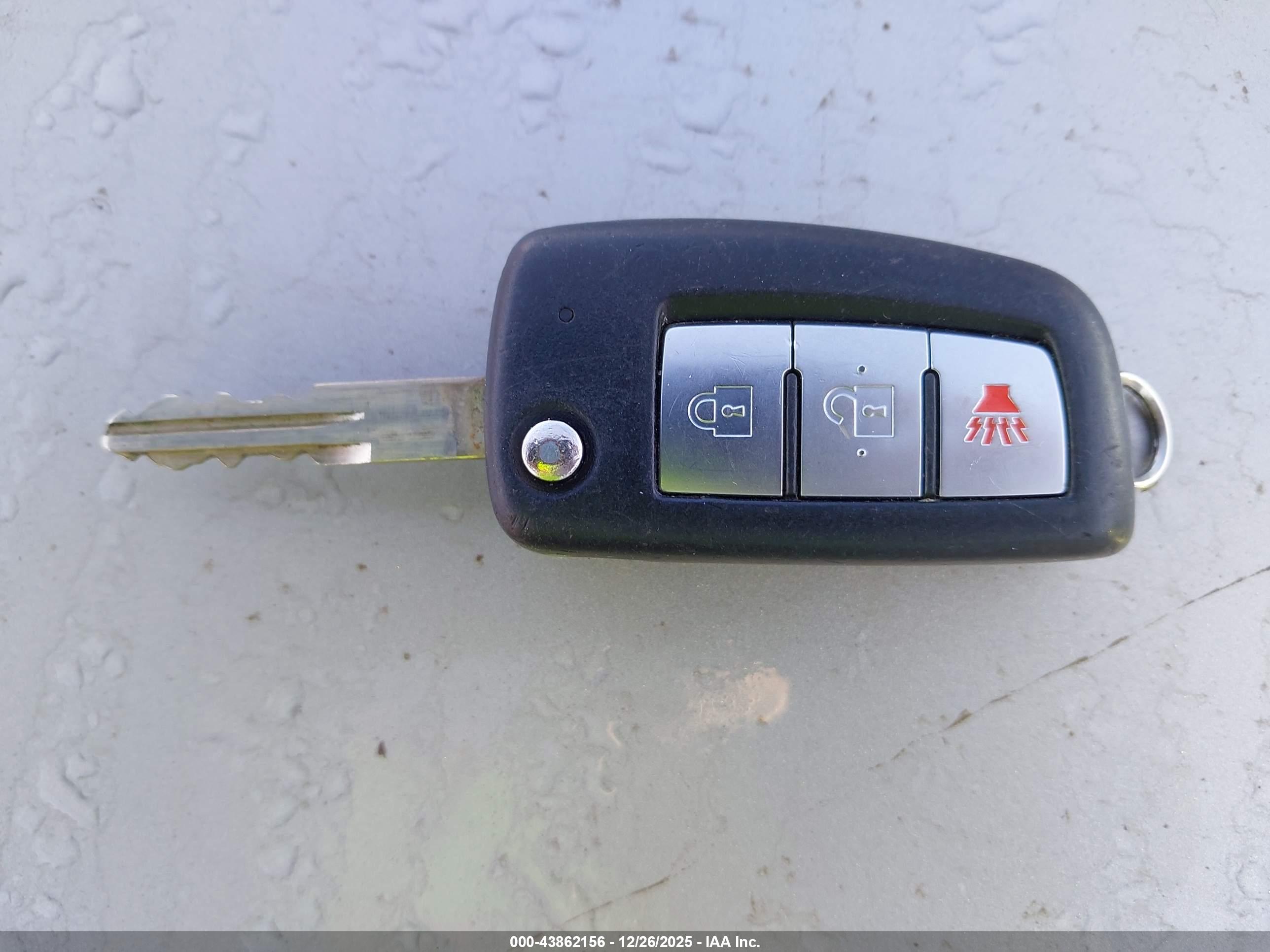 NISSAN ROGUE image 11