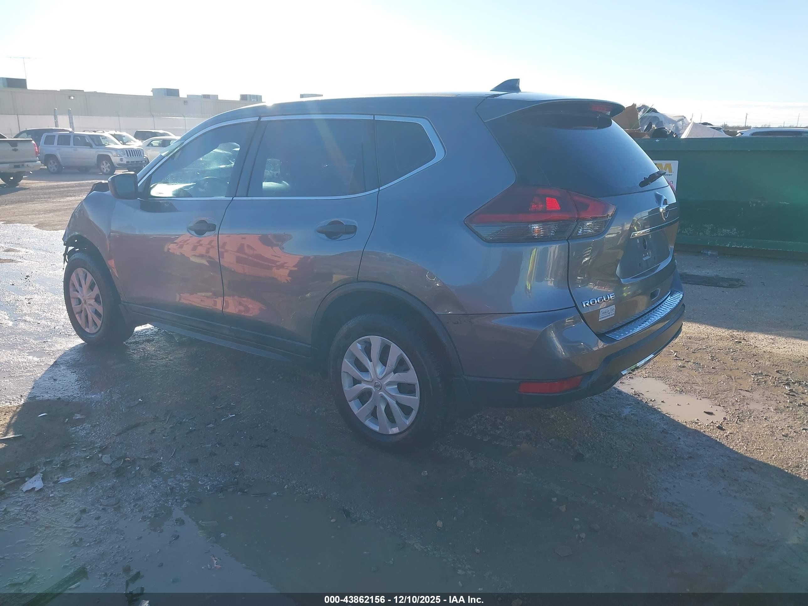 NISSAN ROGUE image 3