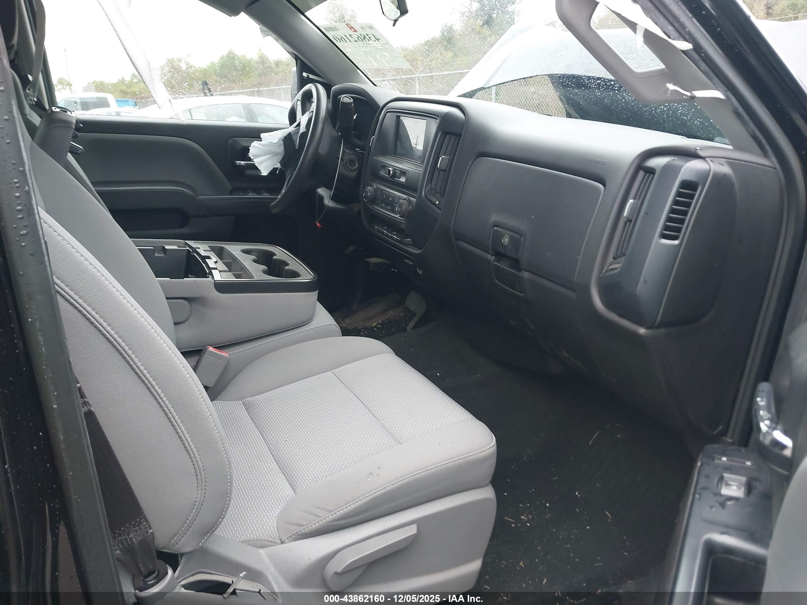 CHEVROLET SILVERADO image 5