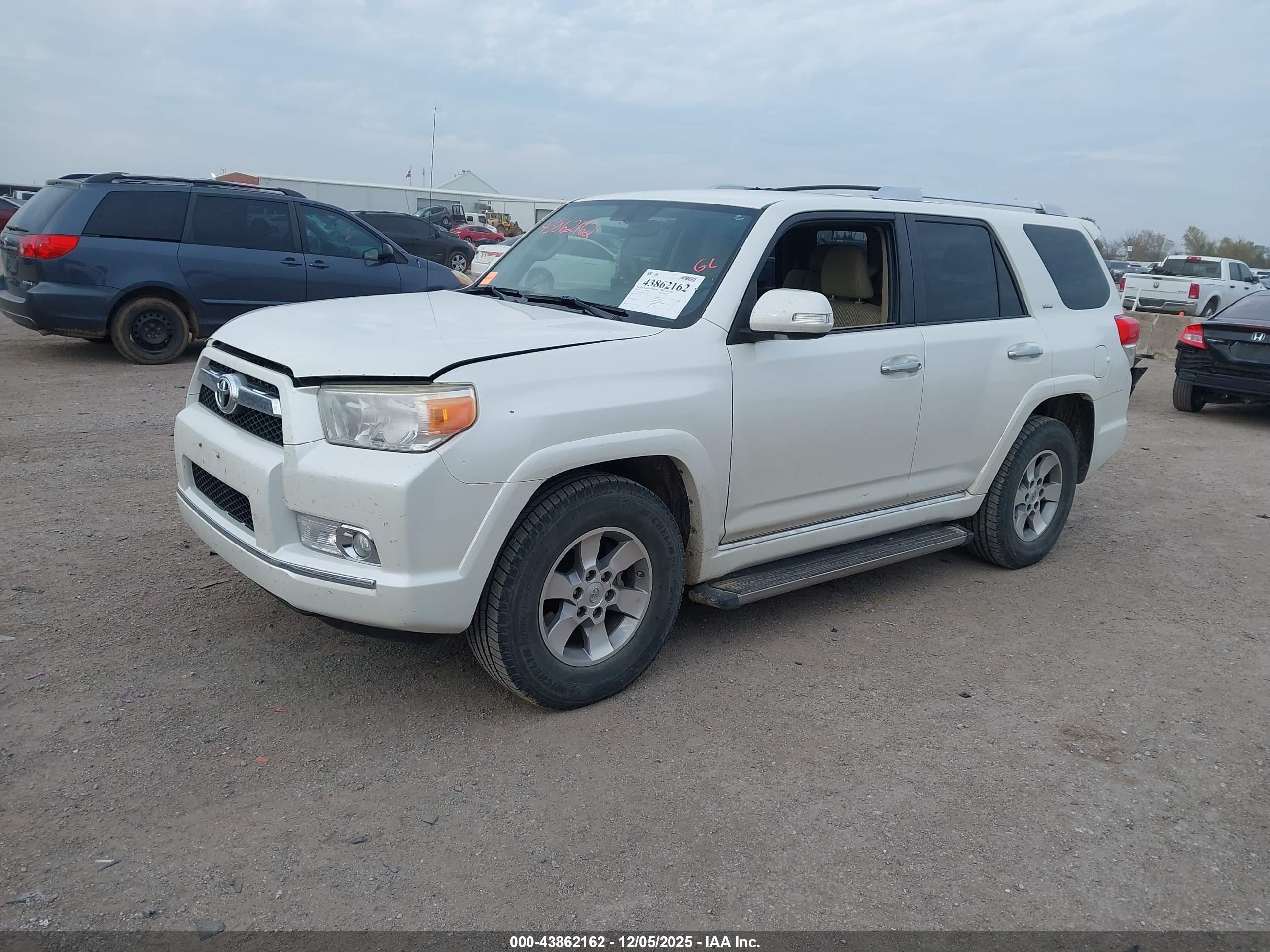 TOYOTA 4RUNNER image 2