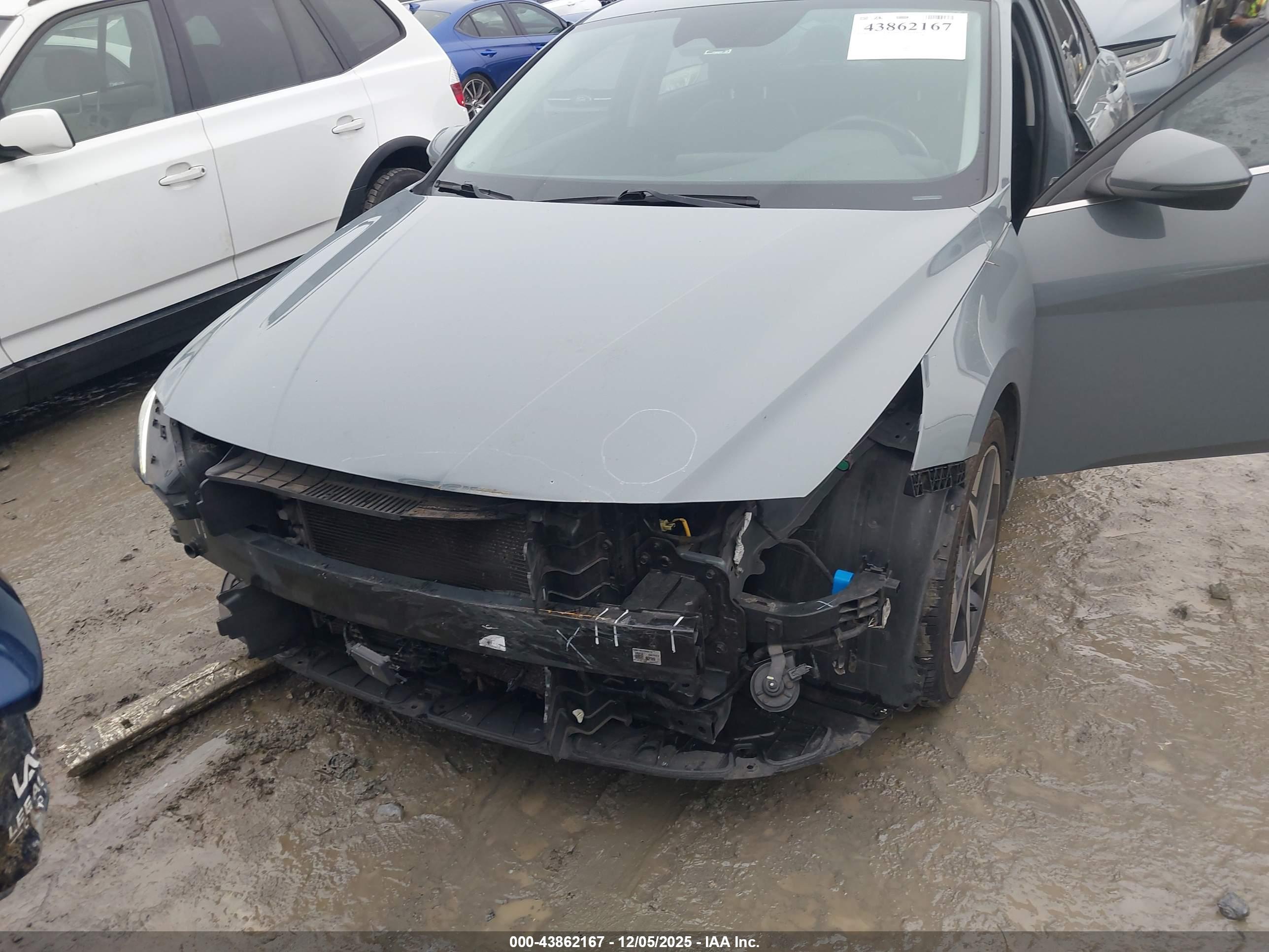 HYUNDAI ELANTRA image 6