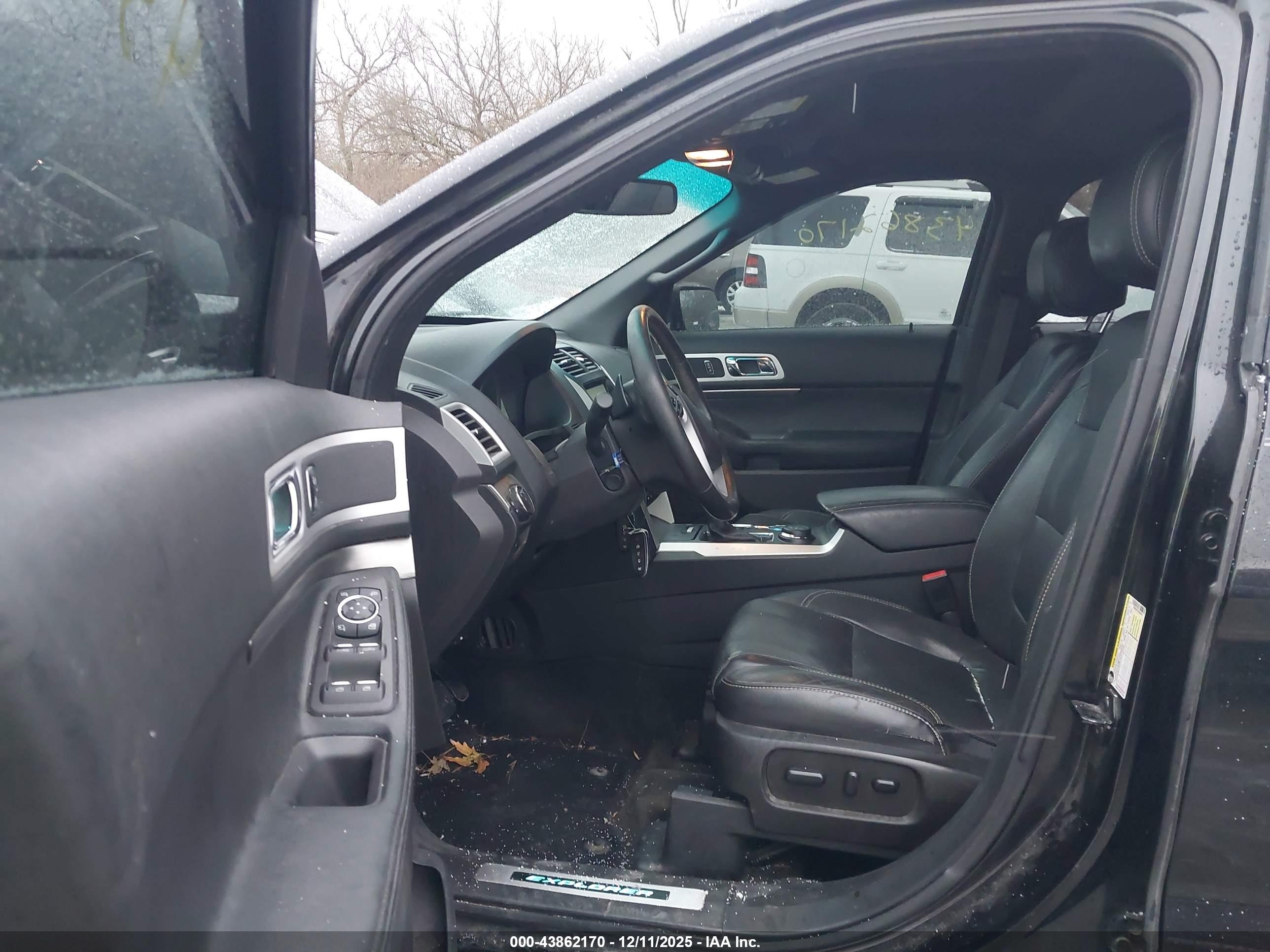 FORD EXPLORER image 5