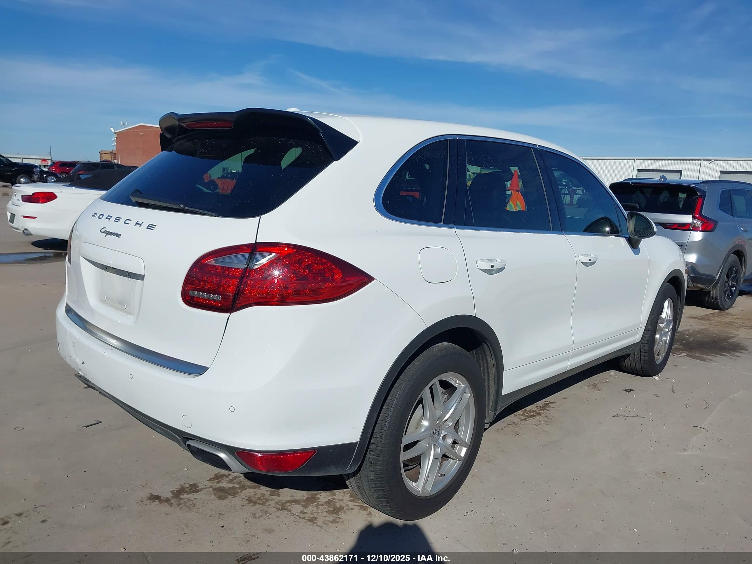 PORSCHE CAYENNE image 4