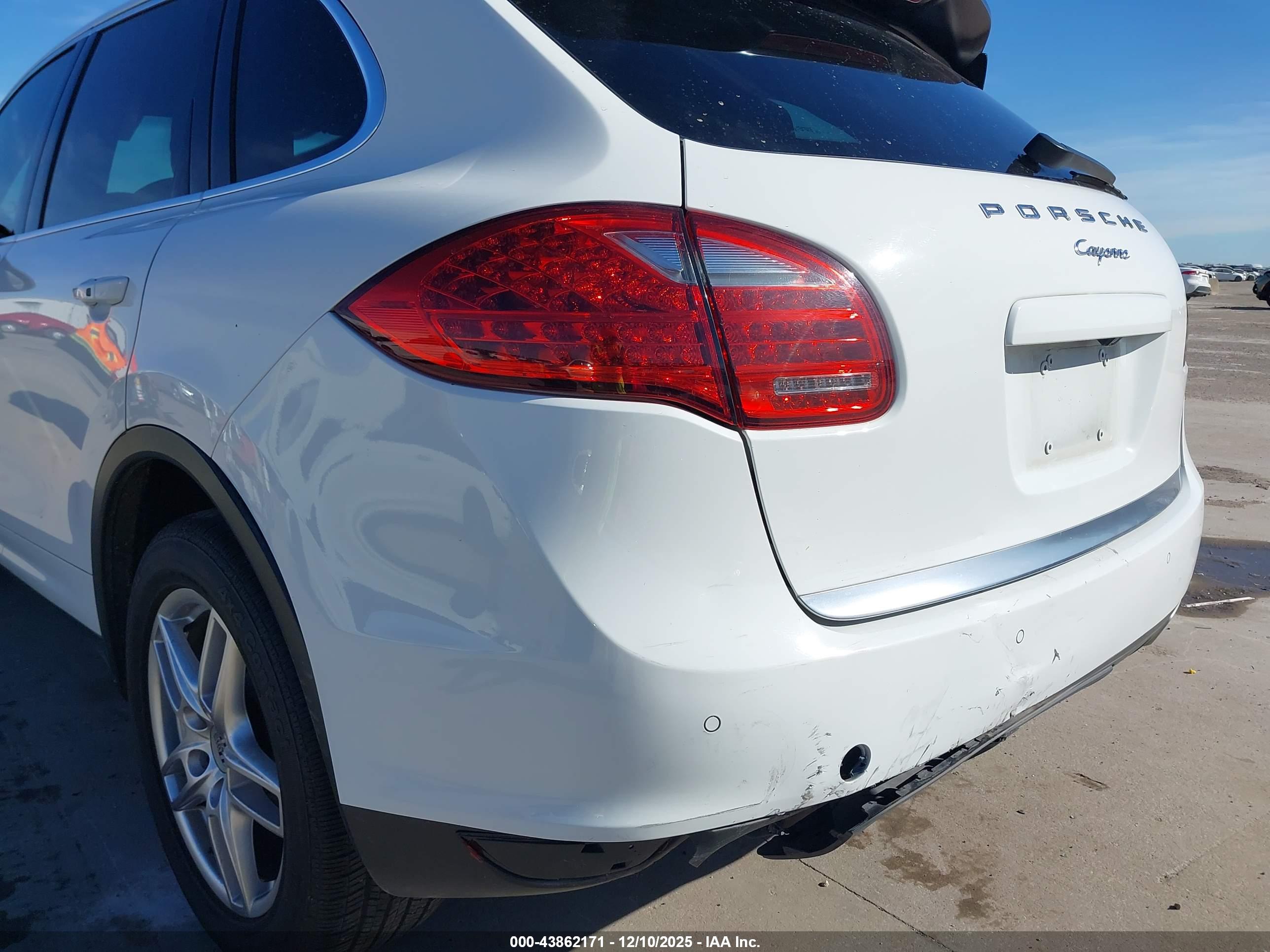 PORSCHE CAYENNE image 6