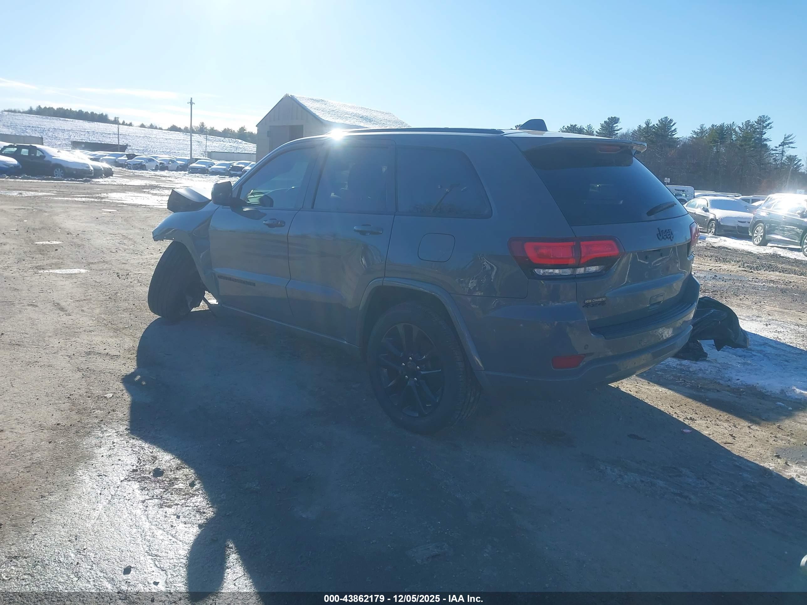 JEEP GRAND image 3