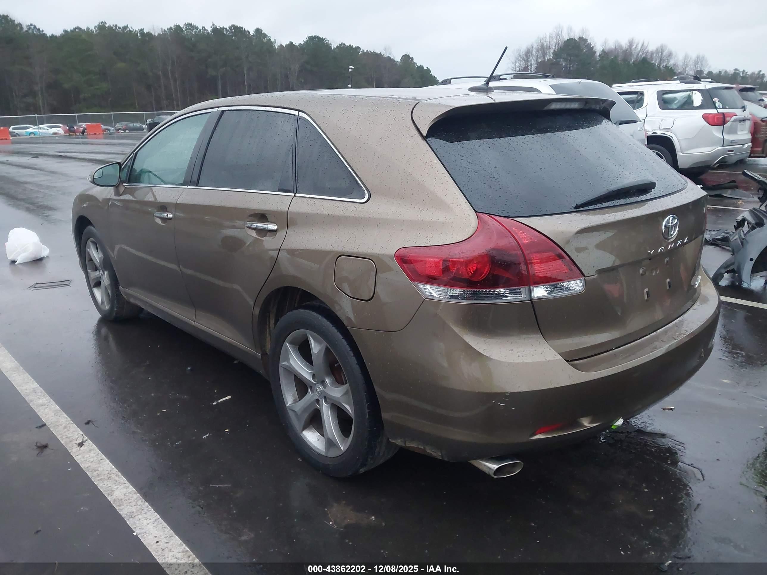 TOYOTA VENZA image 3