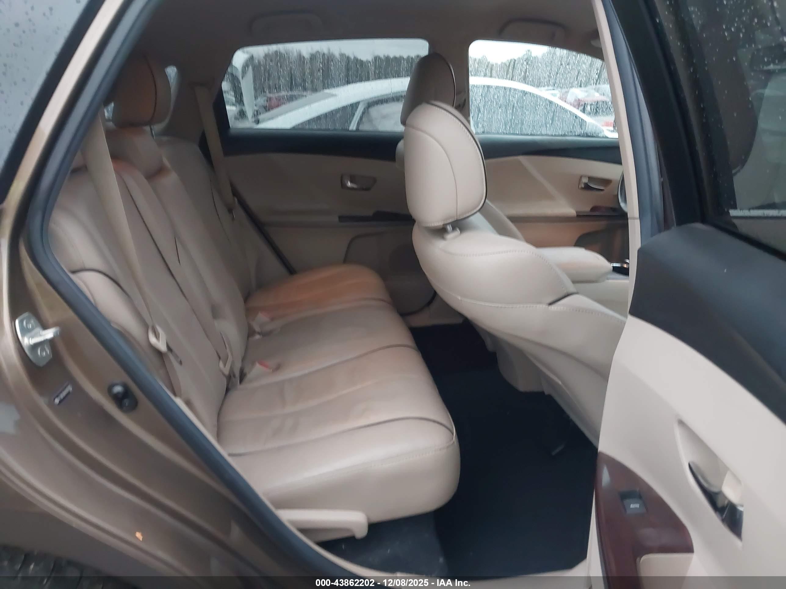 TOYOTA VENZA image 8
