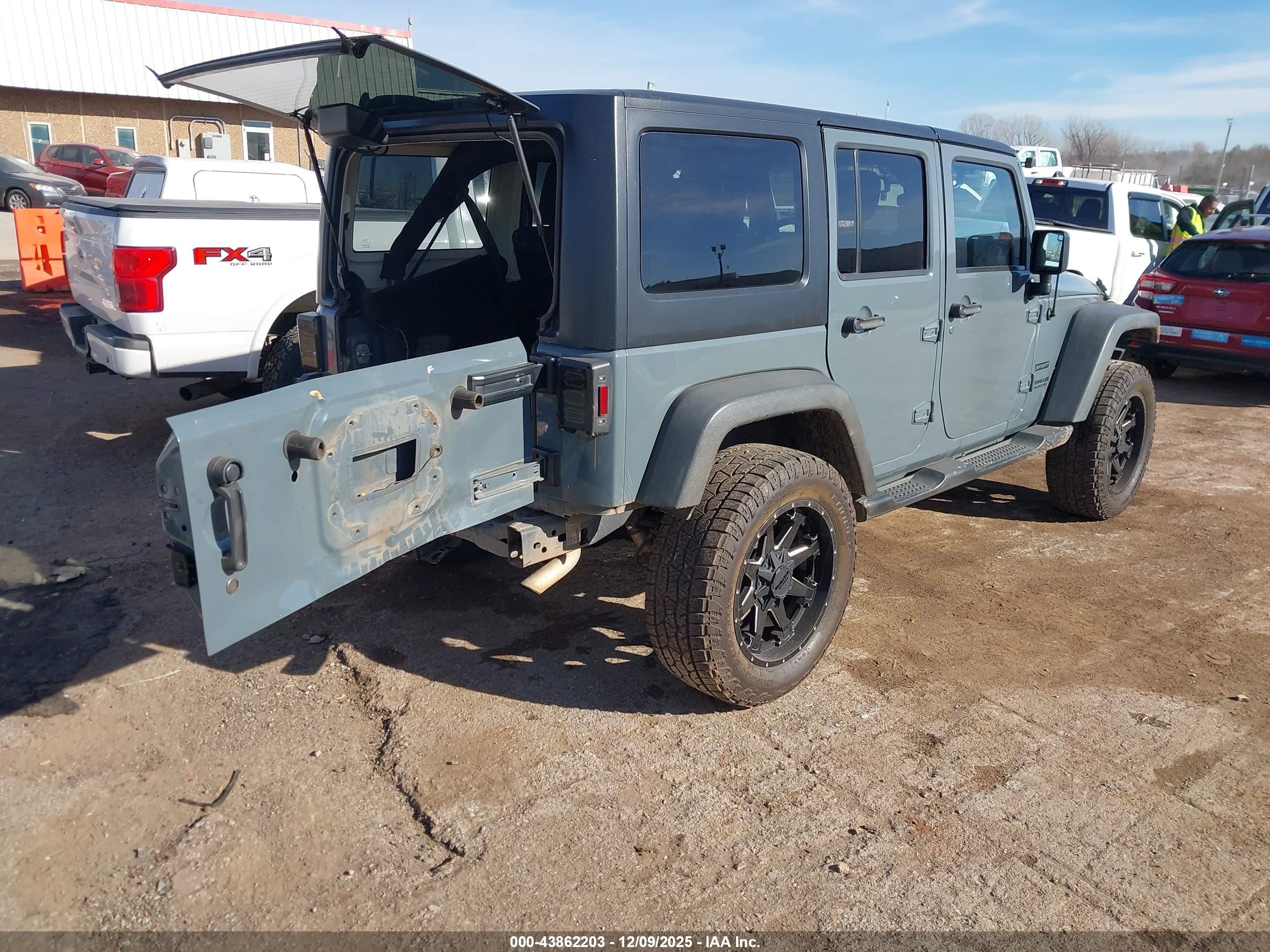 JEEP WRANGLER image 4
