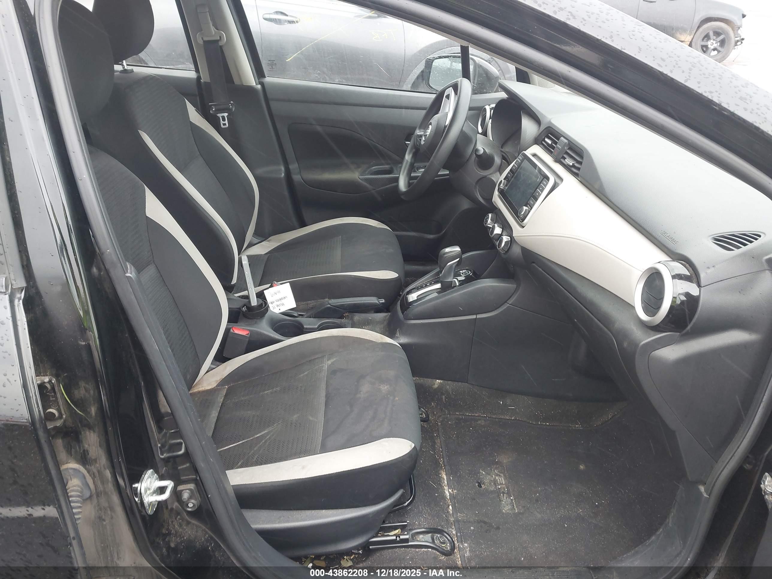 NISSAN VERSA image 5