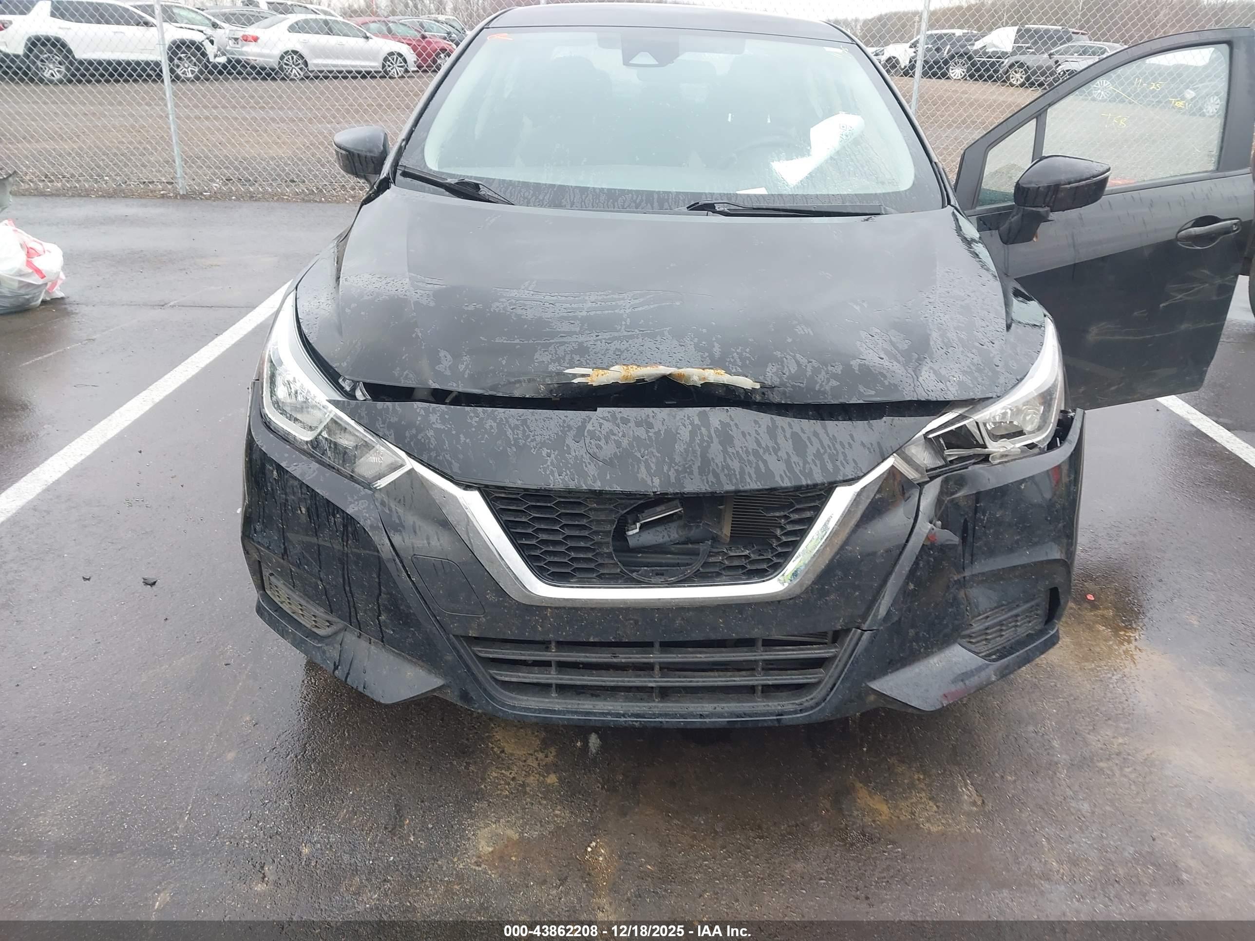 NISSAN VERSA image 6