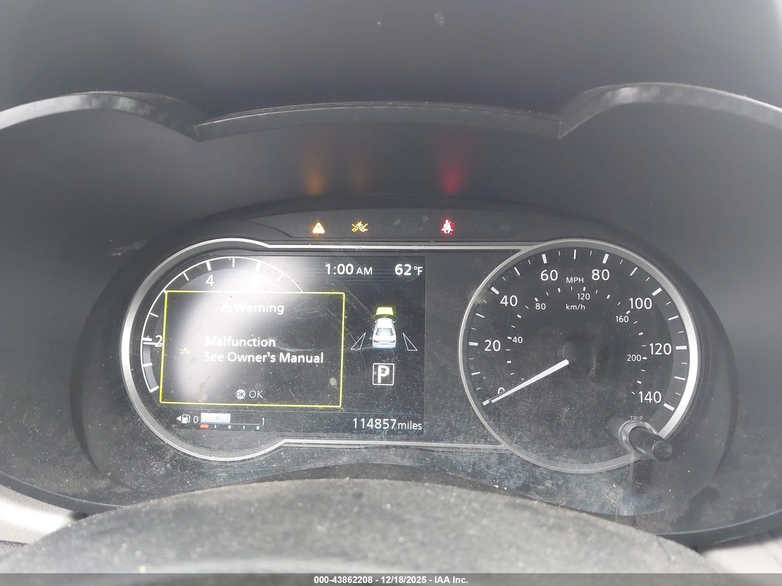 NISSAN VERSA image 7