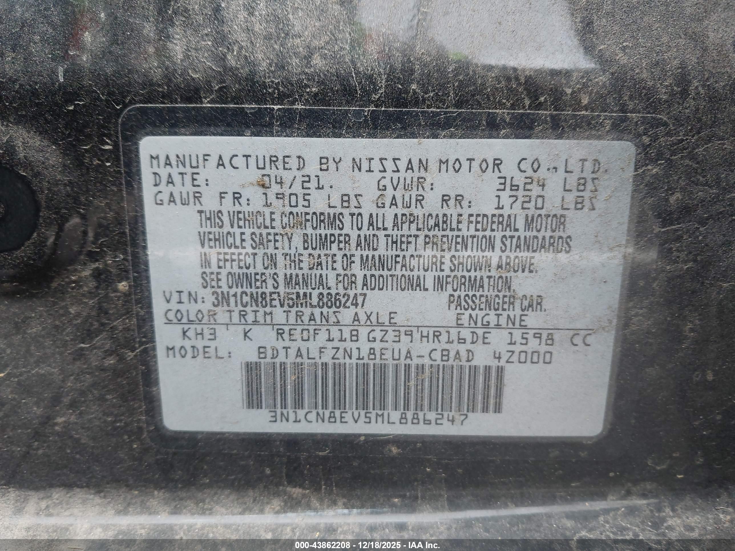 NISSAN VERSA image 9