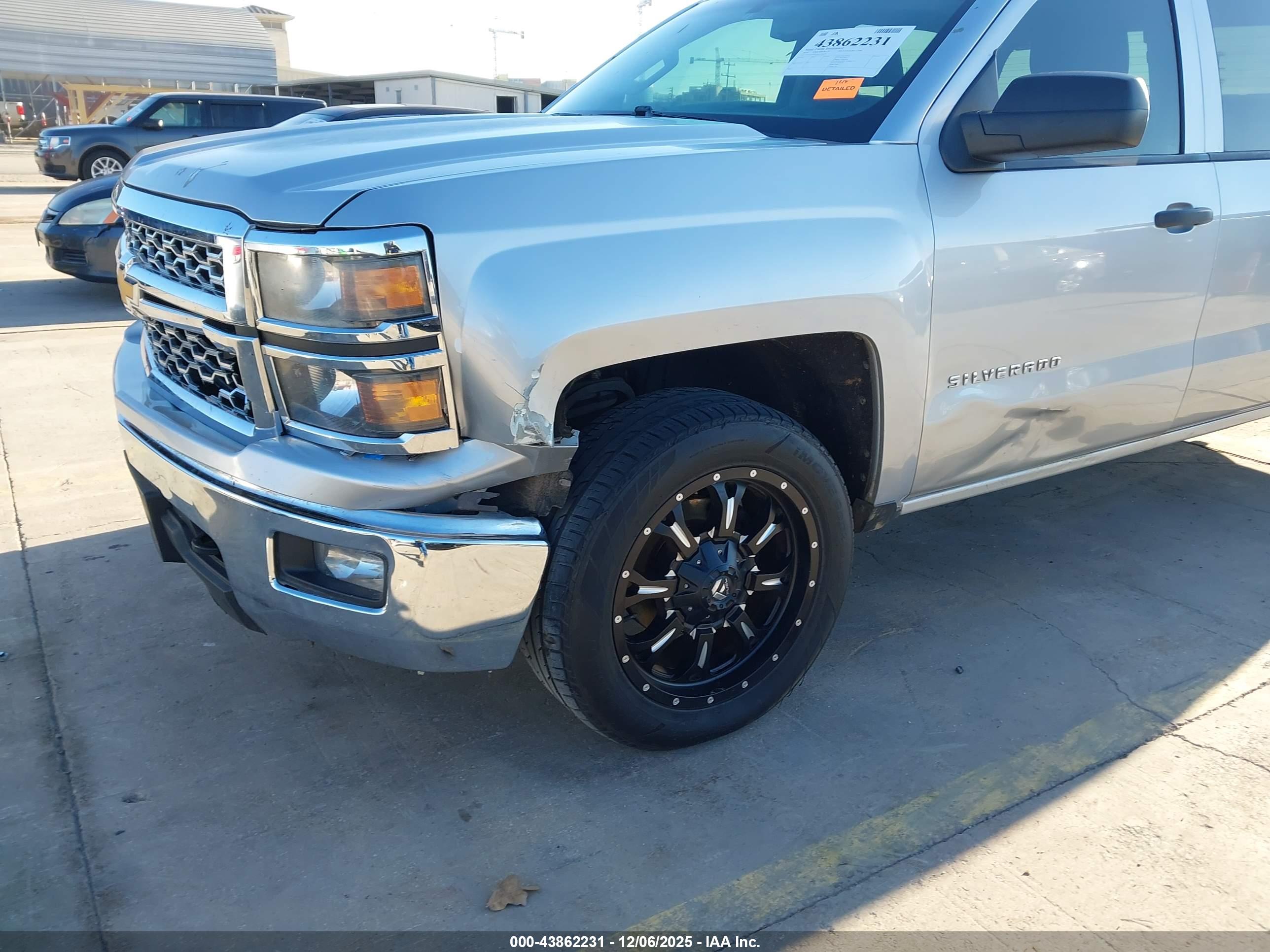 CHEVROLET SILVERADO image 6