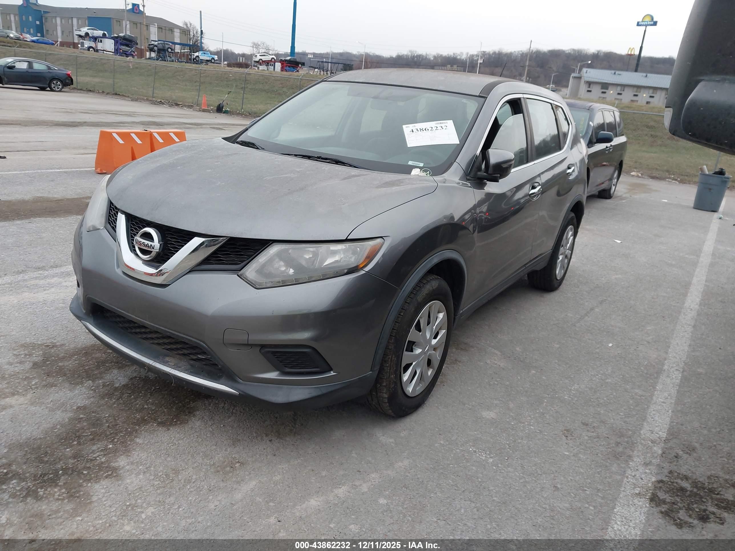 NISSAN ROGUE image 2