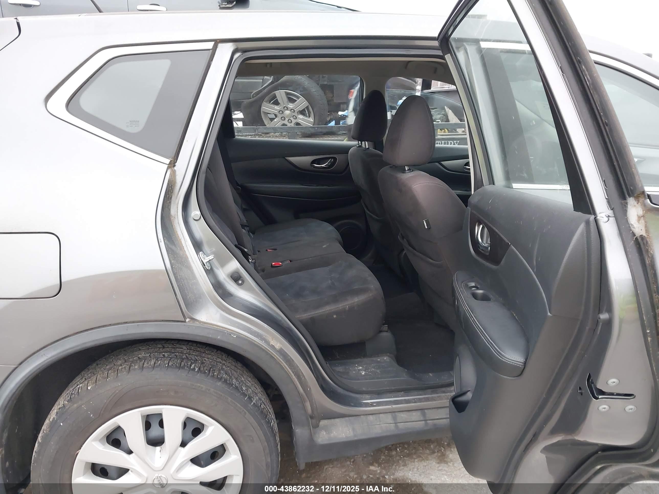 NISSAN ROGUE image 8