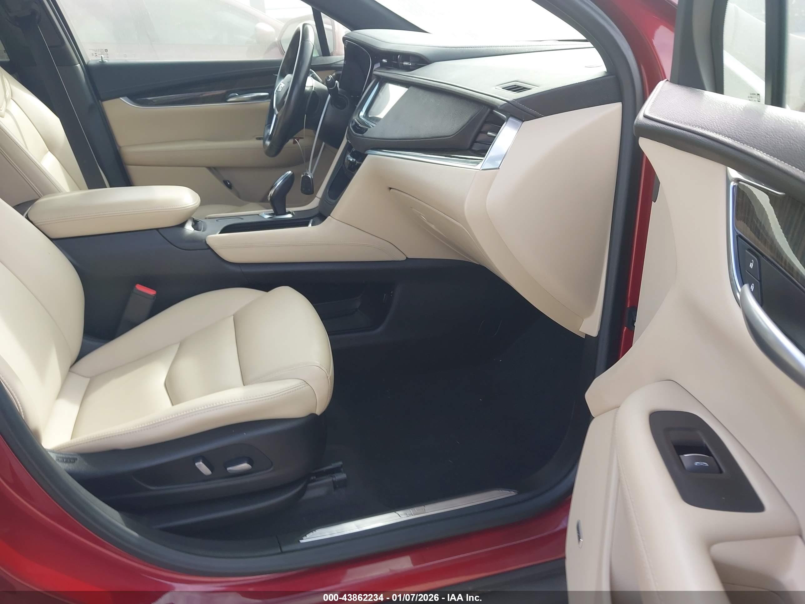 CADILLAC XT5 image 5