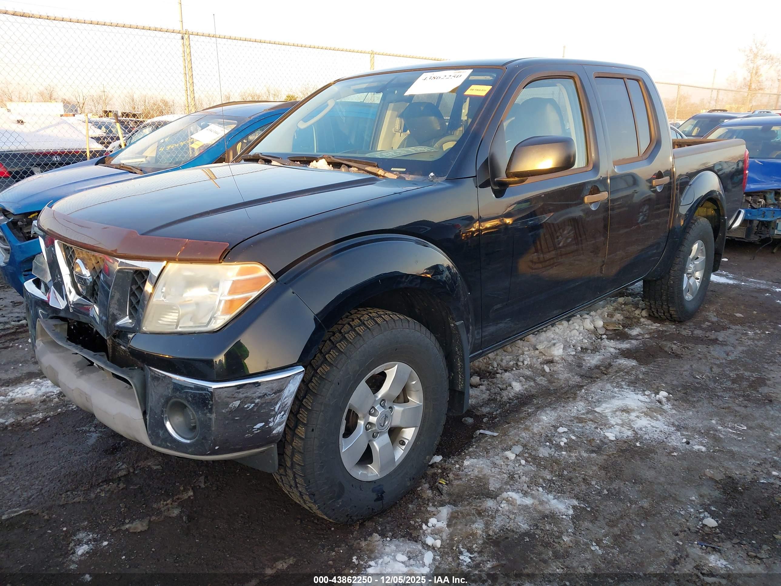 NISSAN FRONTIER image 2