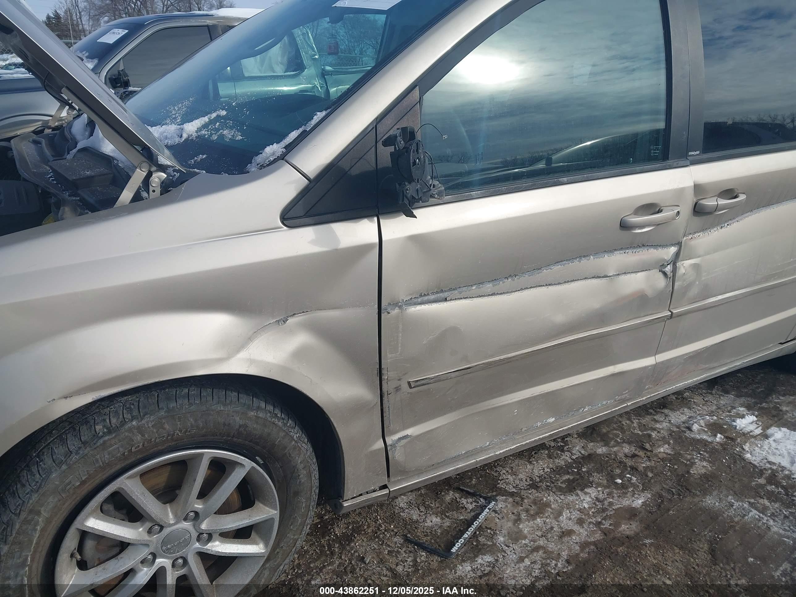 DODGE GRAND image 6