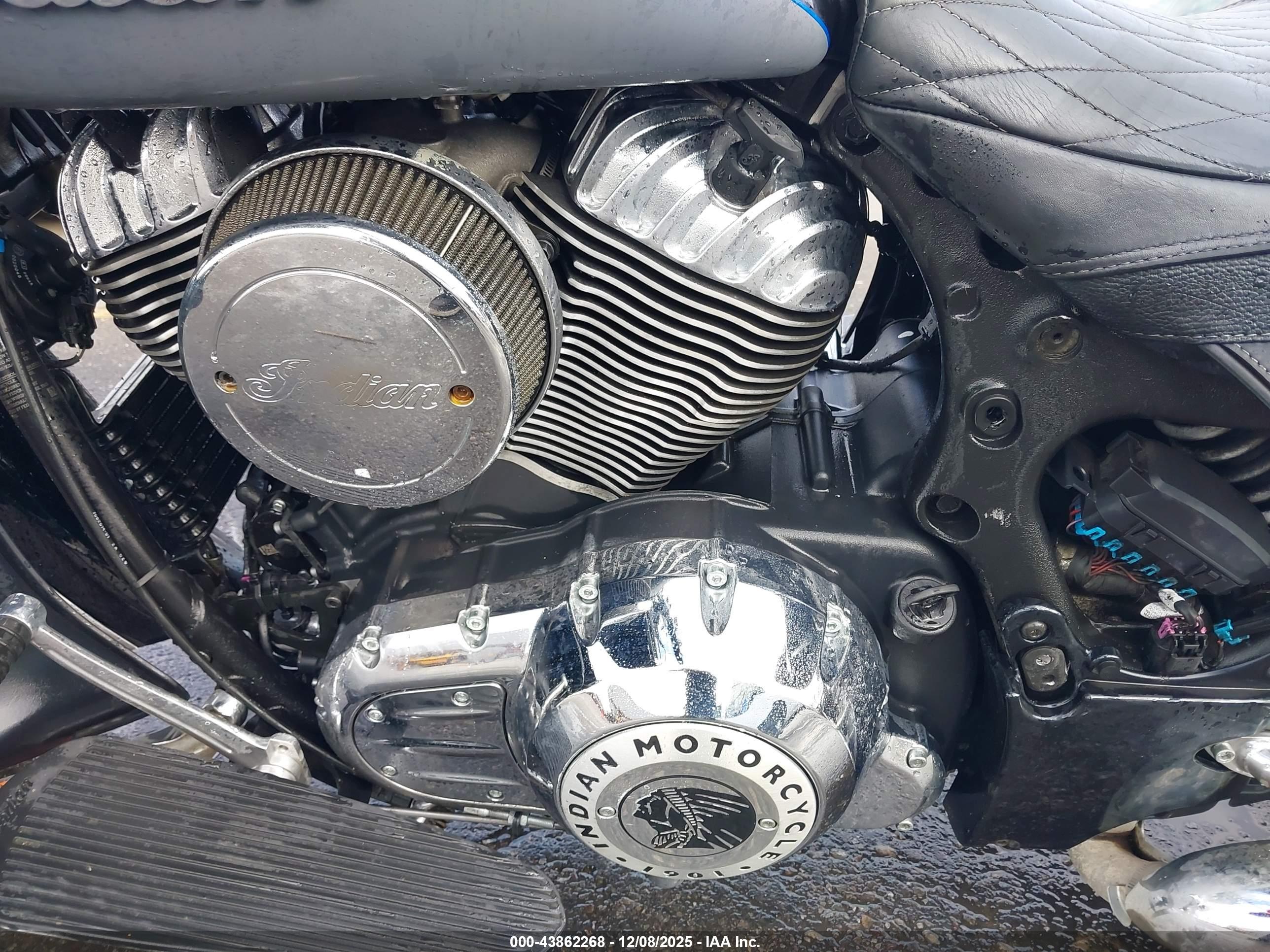 INDIAN MOTORCYCLE image 9