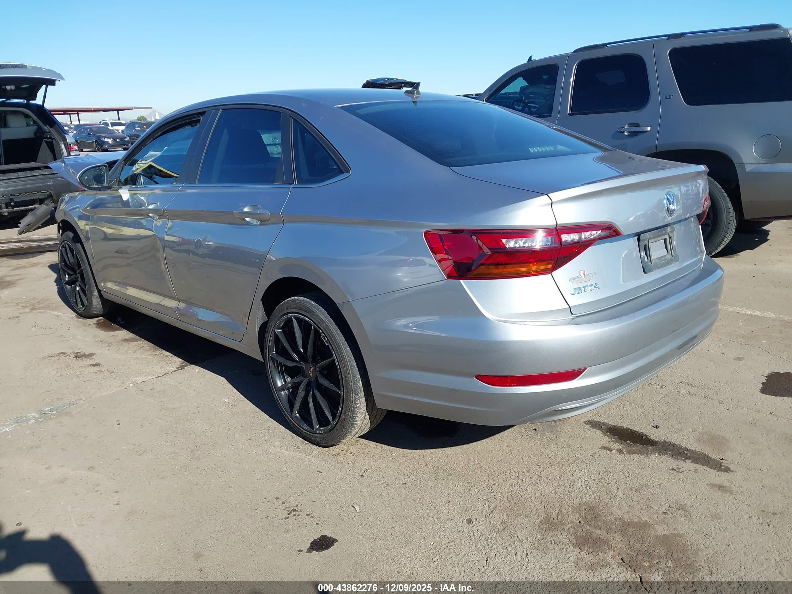 VOLKSWAGEN JETTA image 3