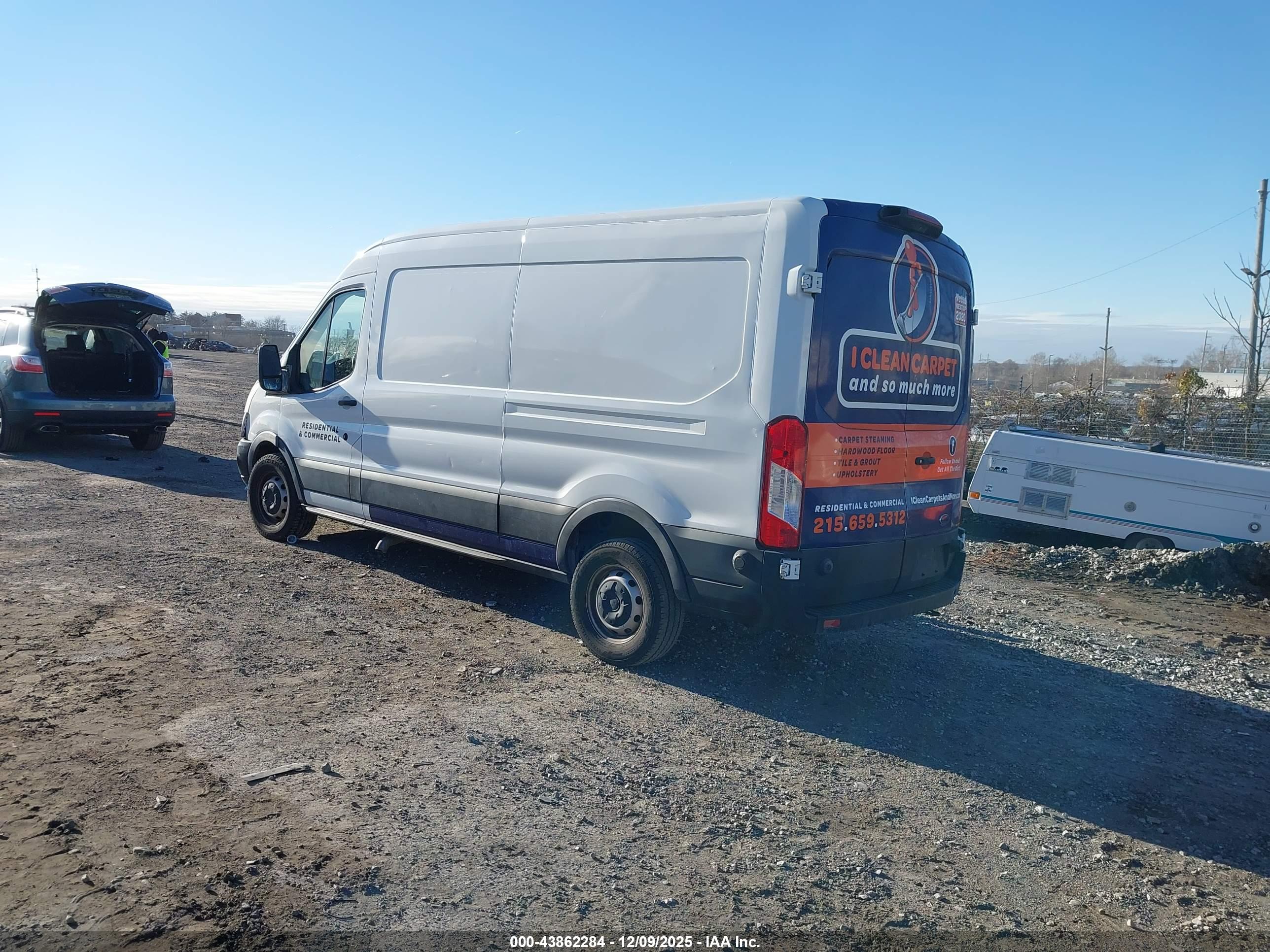 FORD TRANSIT-250 image 3