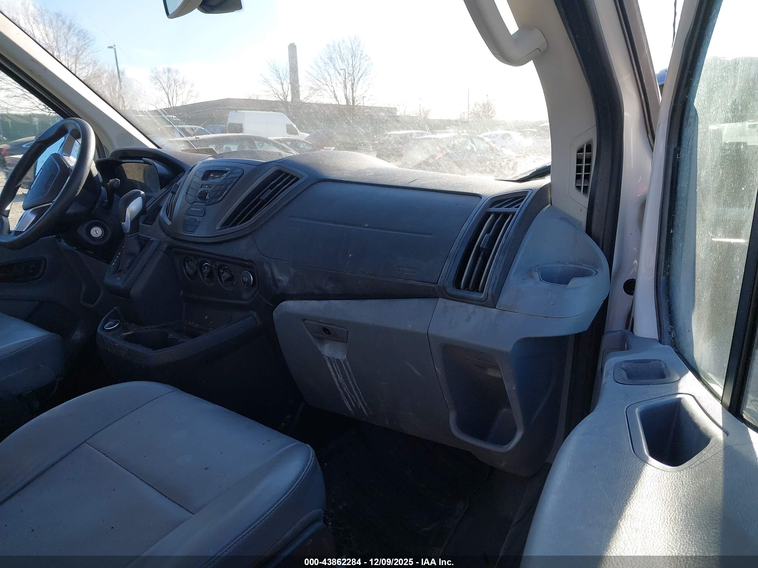 FORD TRANSIT-250 image 5
