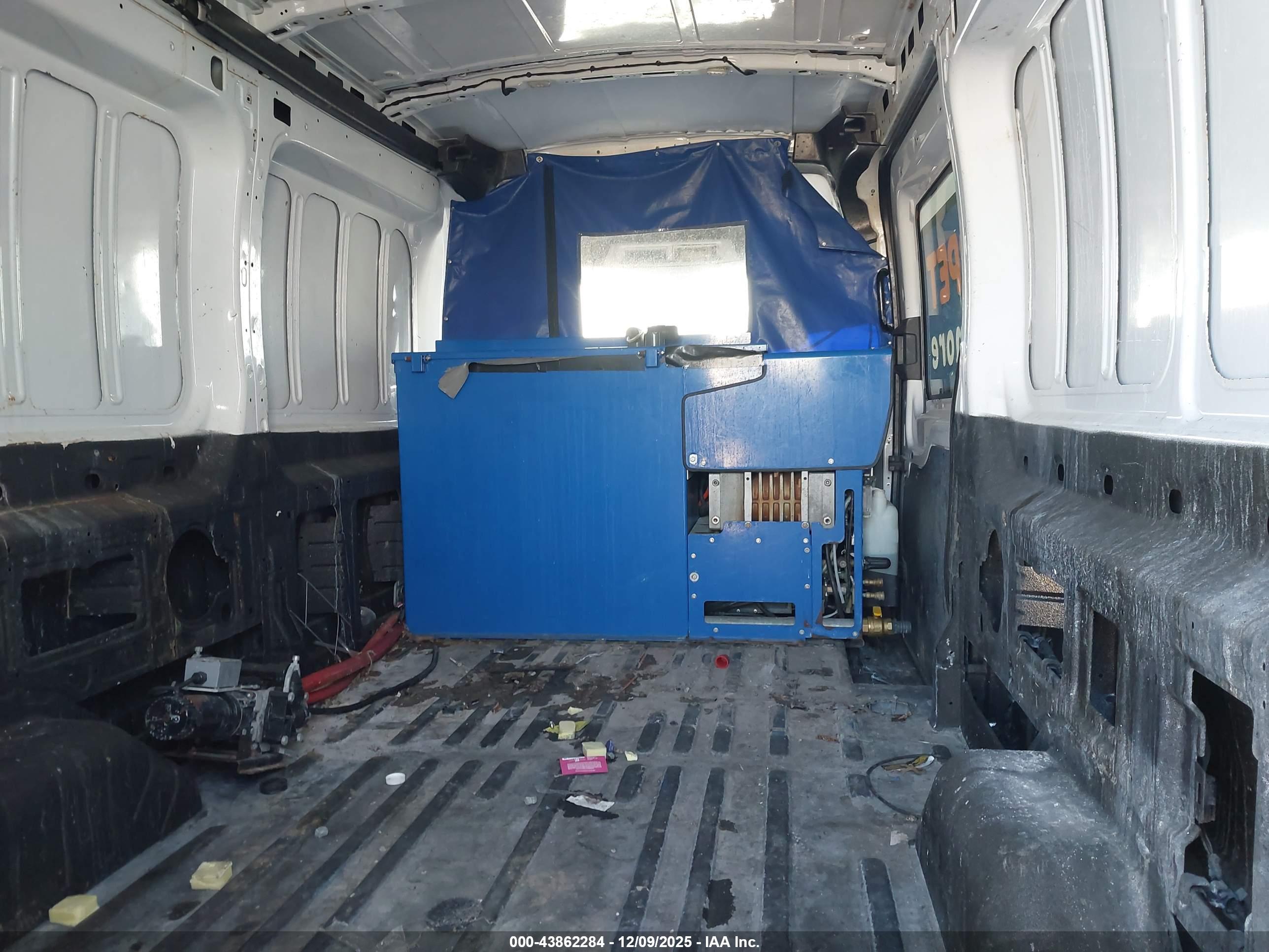 FORD TRANSIT-250 image 8