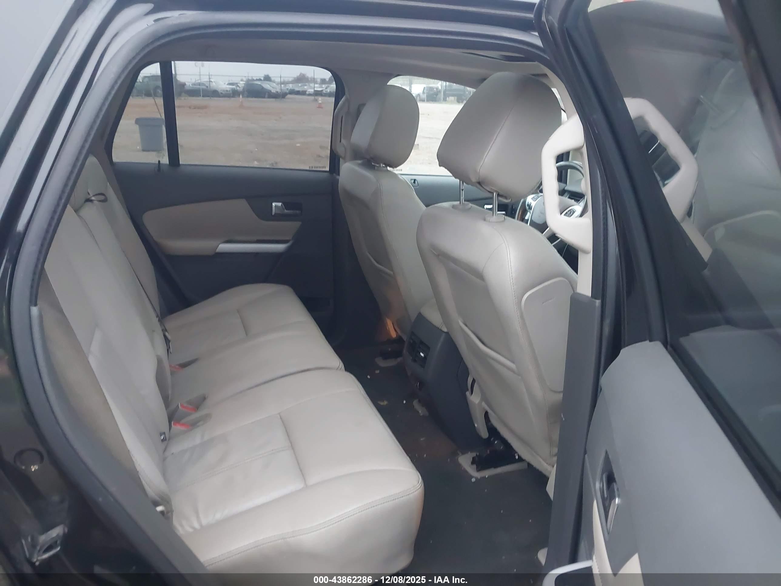 FORD EDGE image 8
