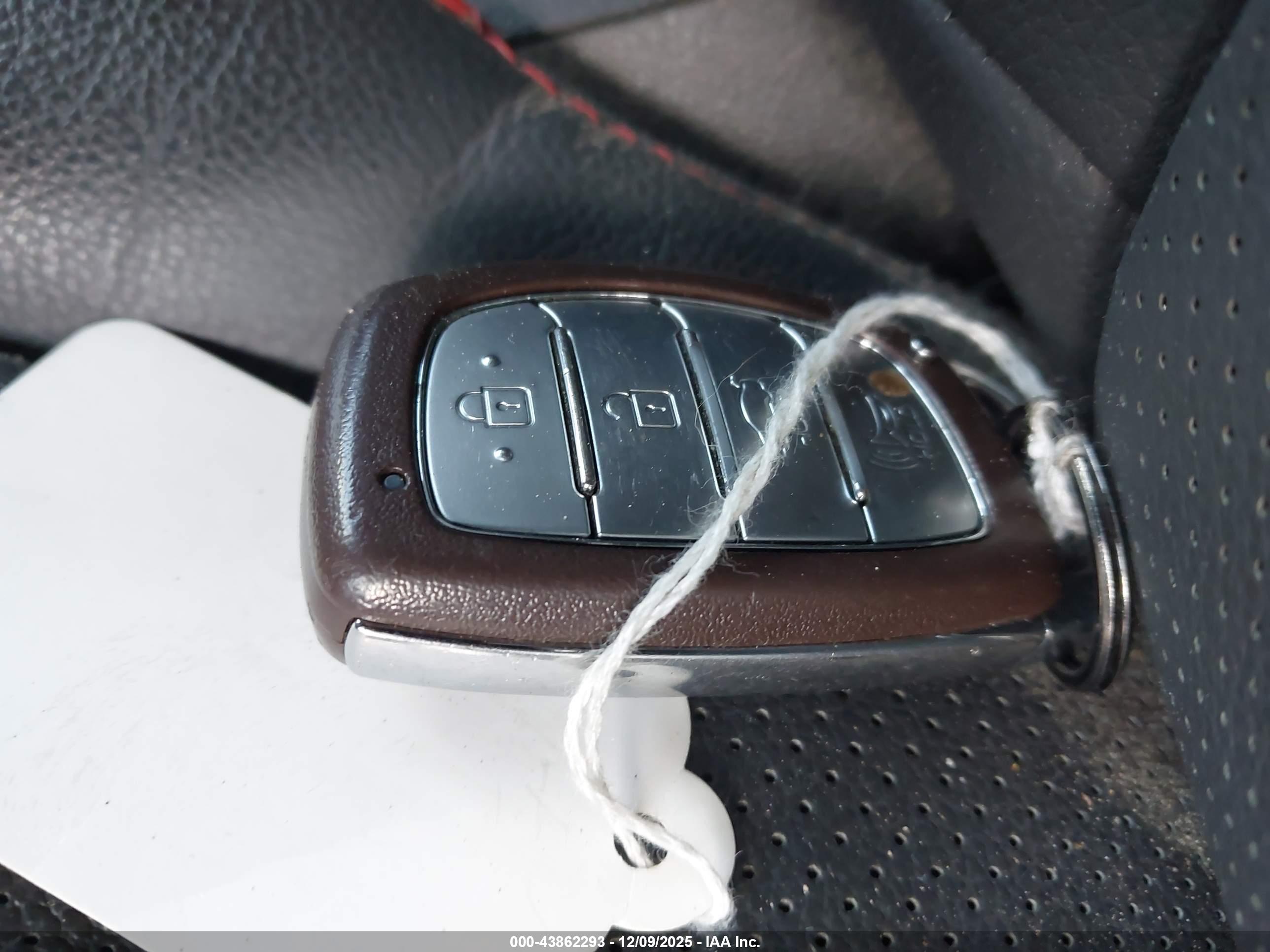 HYUNDAI ELANTRA image 11