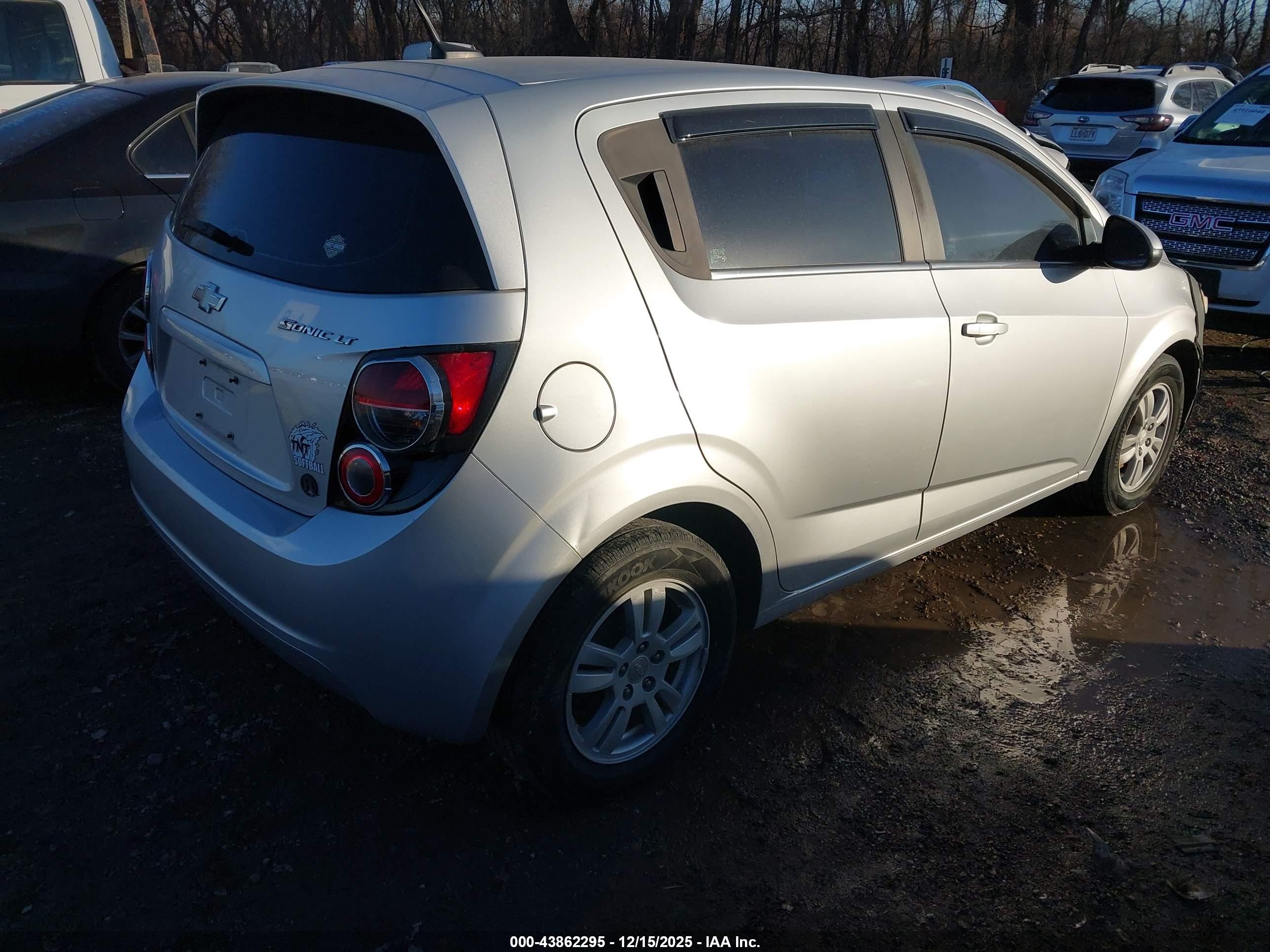 CHEVROLET SONIC image 4