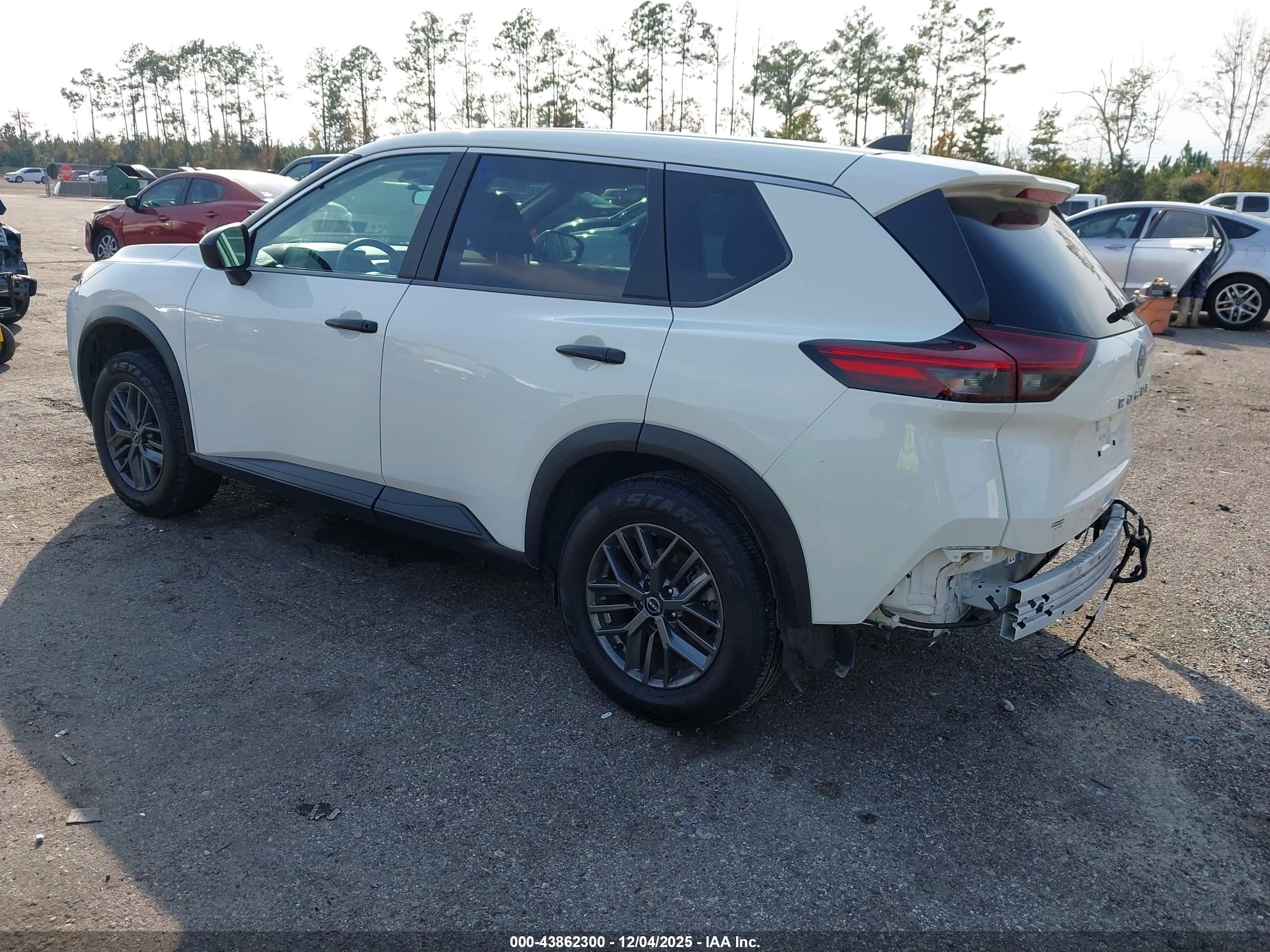 NISSAN ROGUE image 3