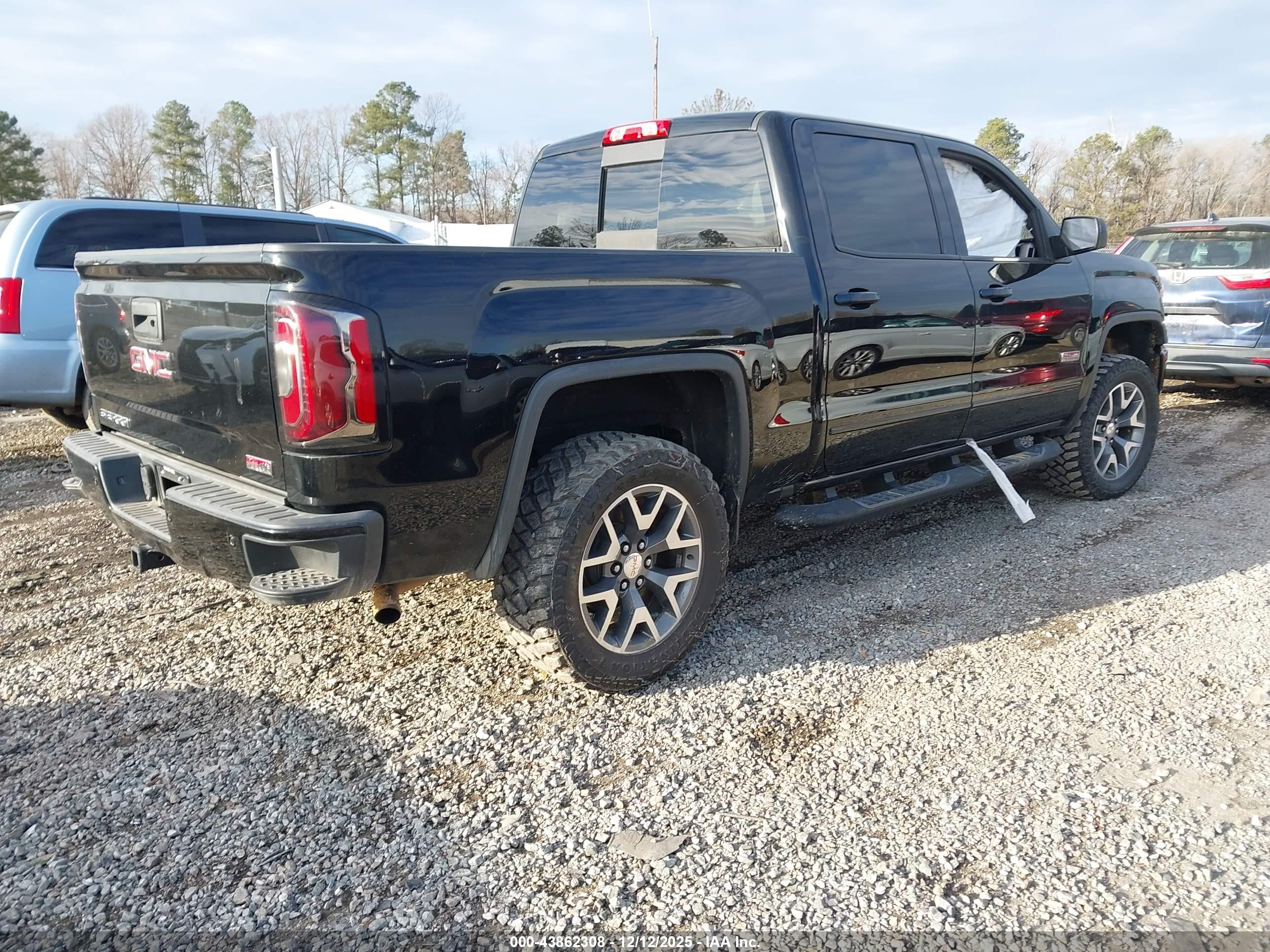 GMC SIERRA image 4