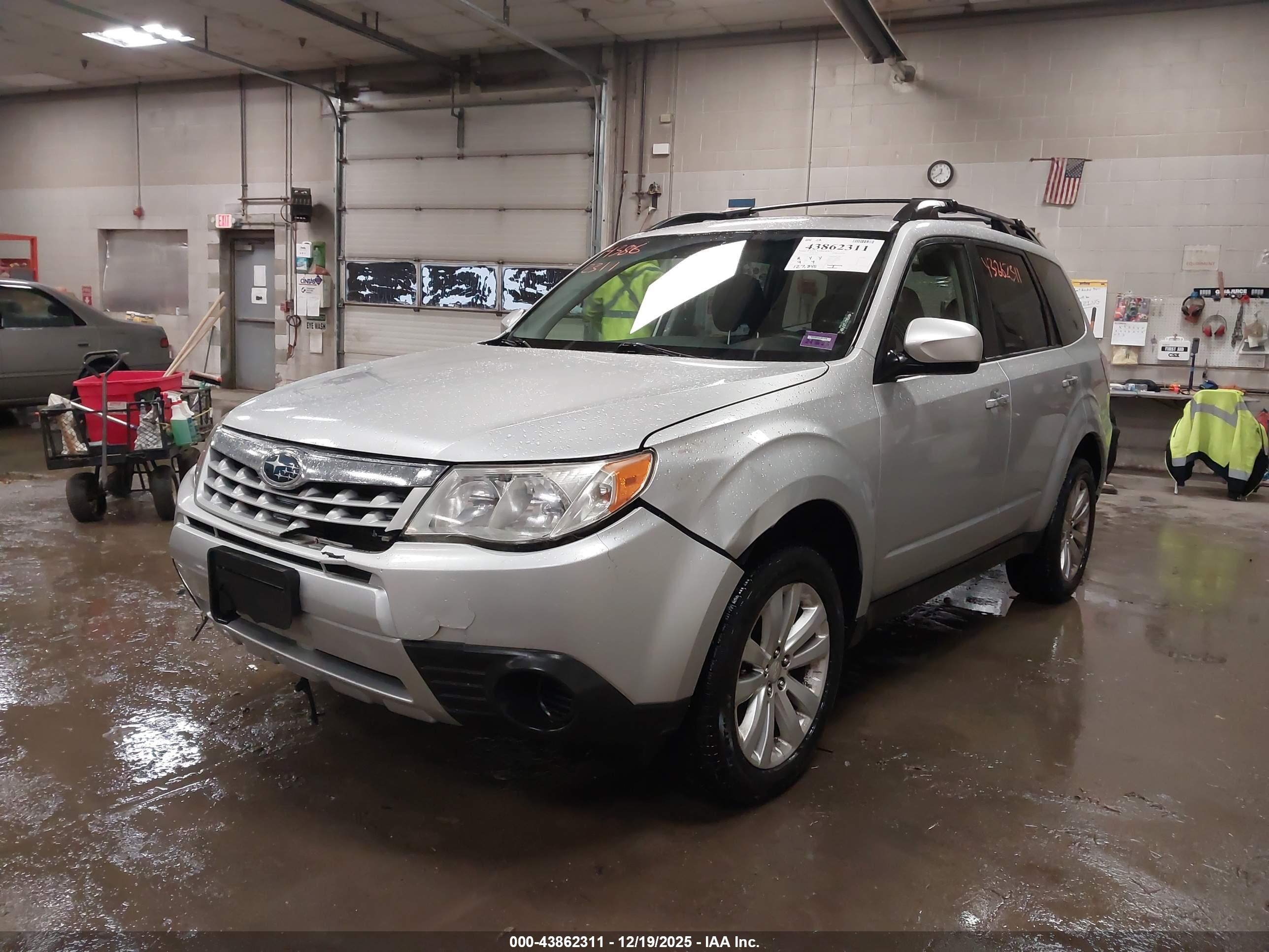 SUBARU FORESTER image 2