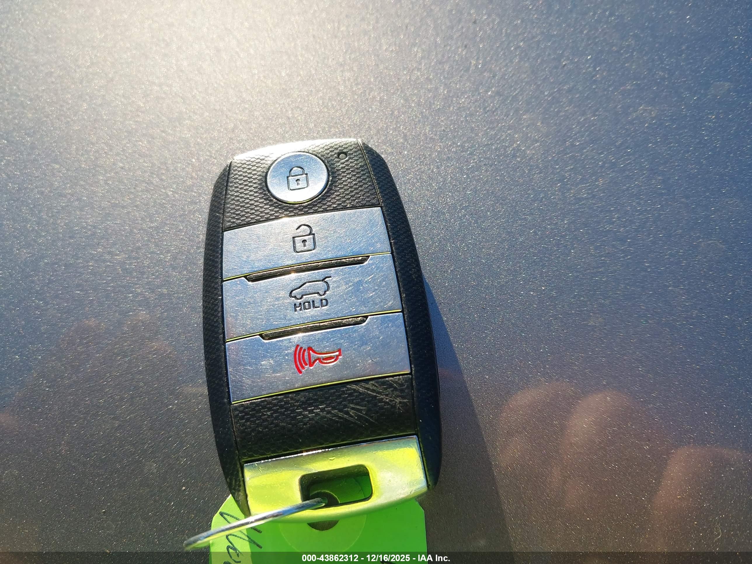KIA SORENTO image 11