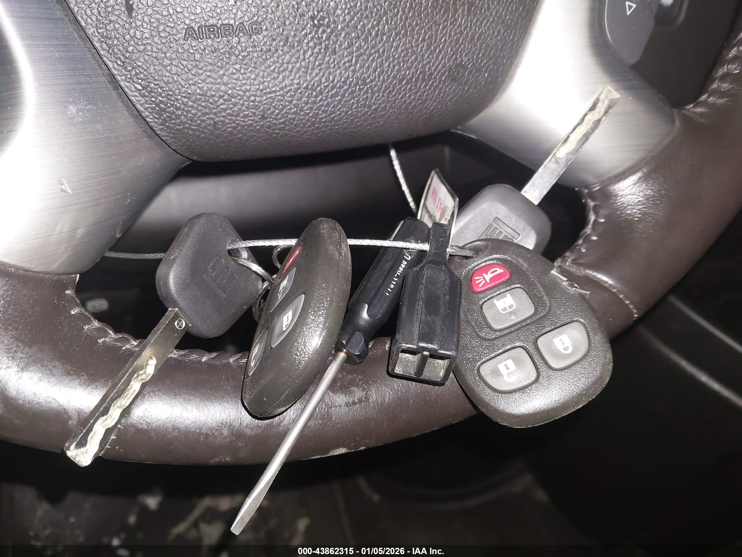 CHEVROLET EXPRESS image 11