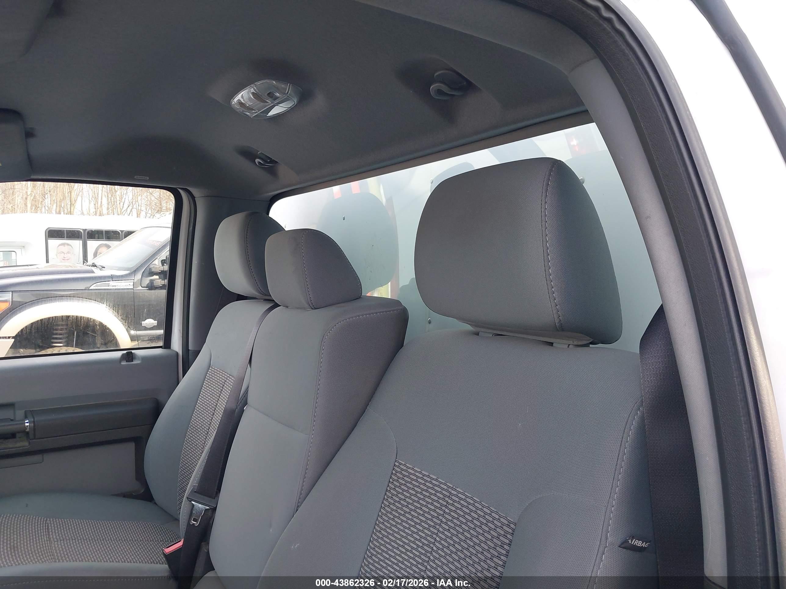 FORD F-550 image 7