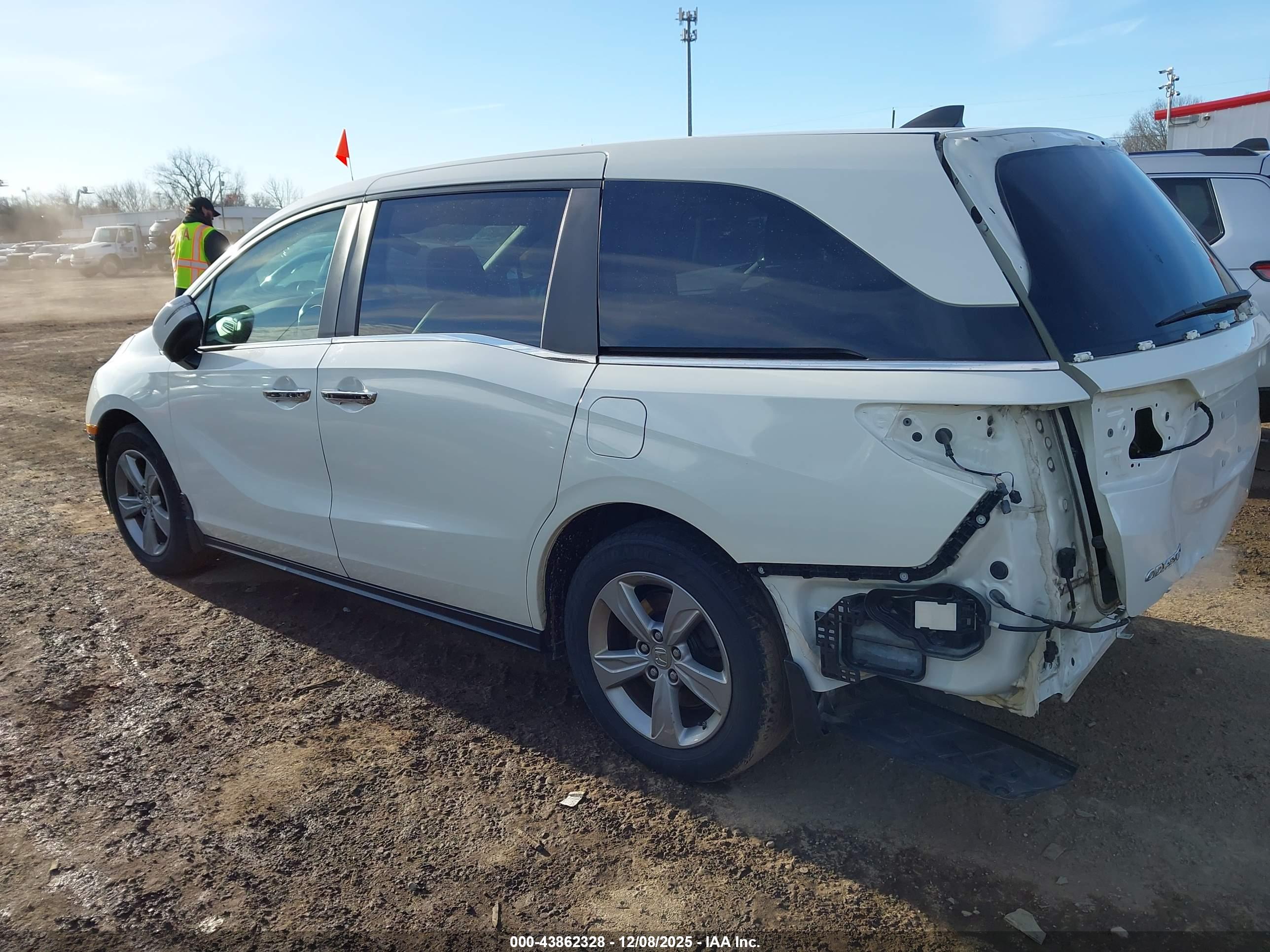 HONDA ODYSSEY image 3