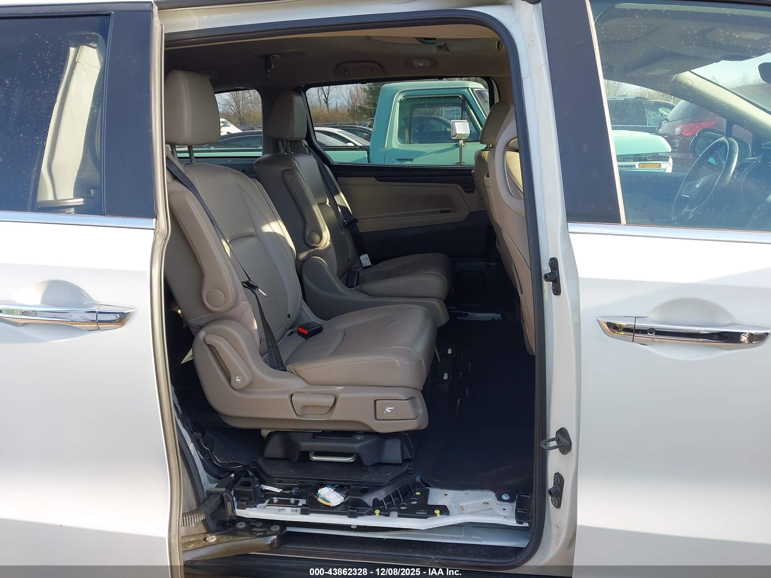 HONDA ODYSSEY image 8