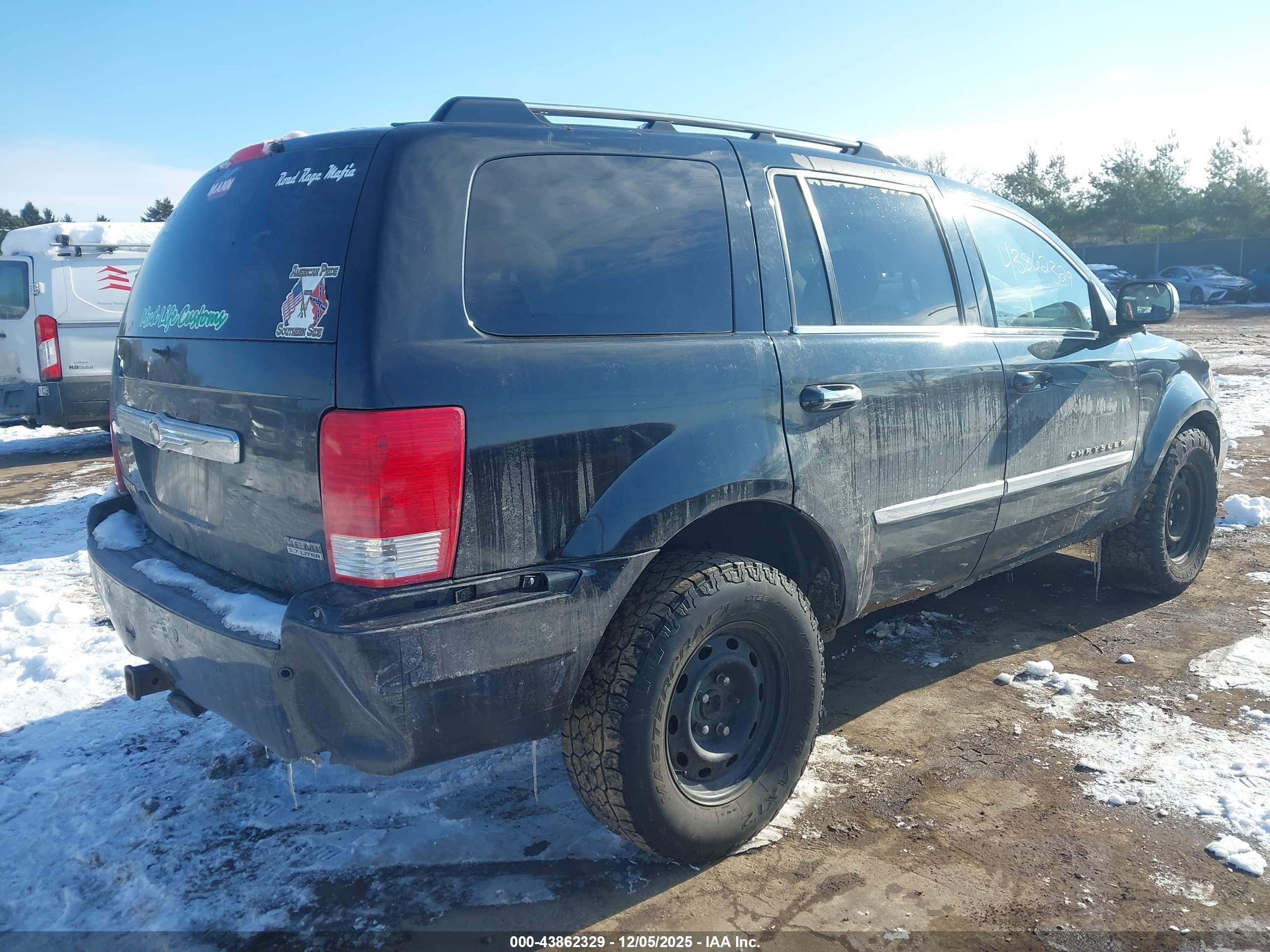 CHRYSLER ASPEN image 4