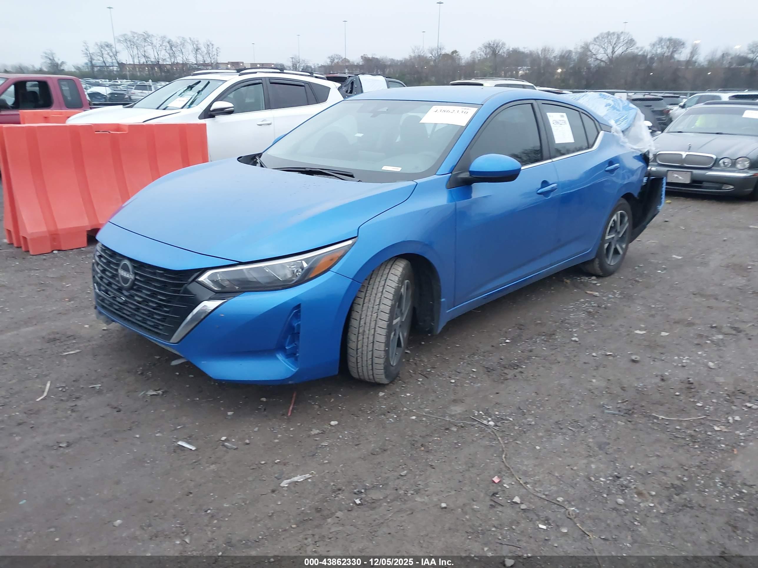 NISSAN SENTRA image 2