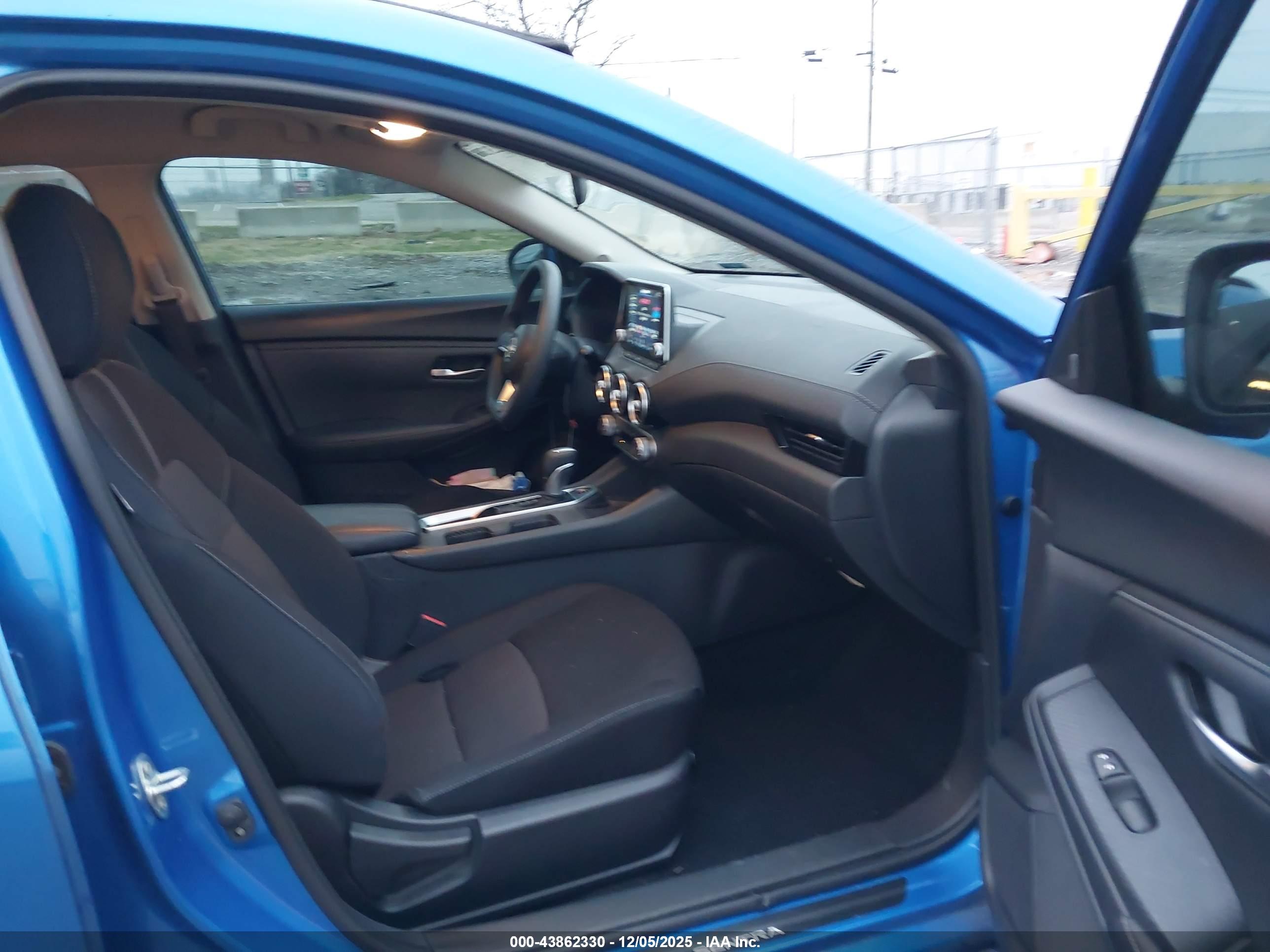 NISSAN SENTRA image 5