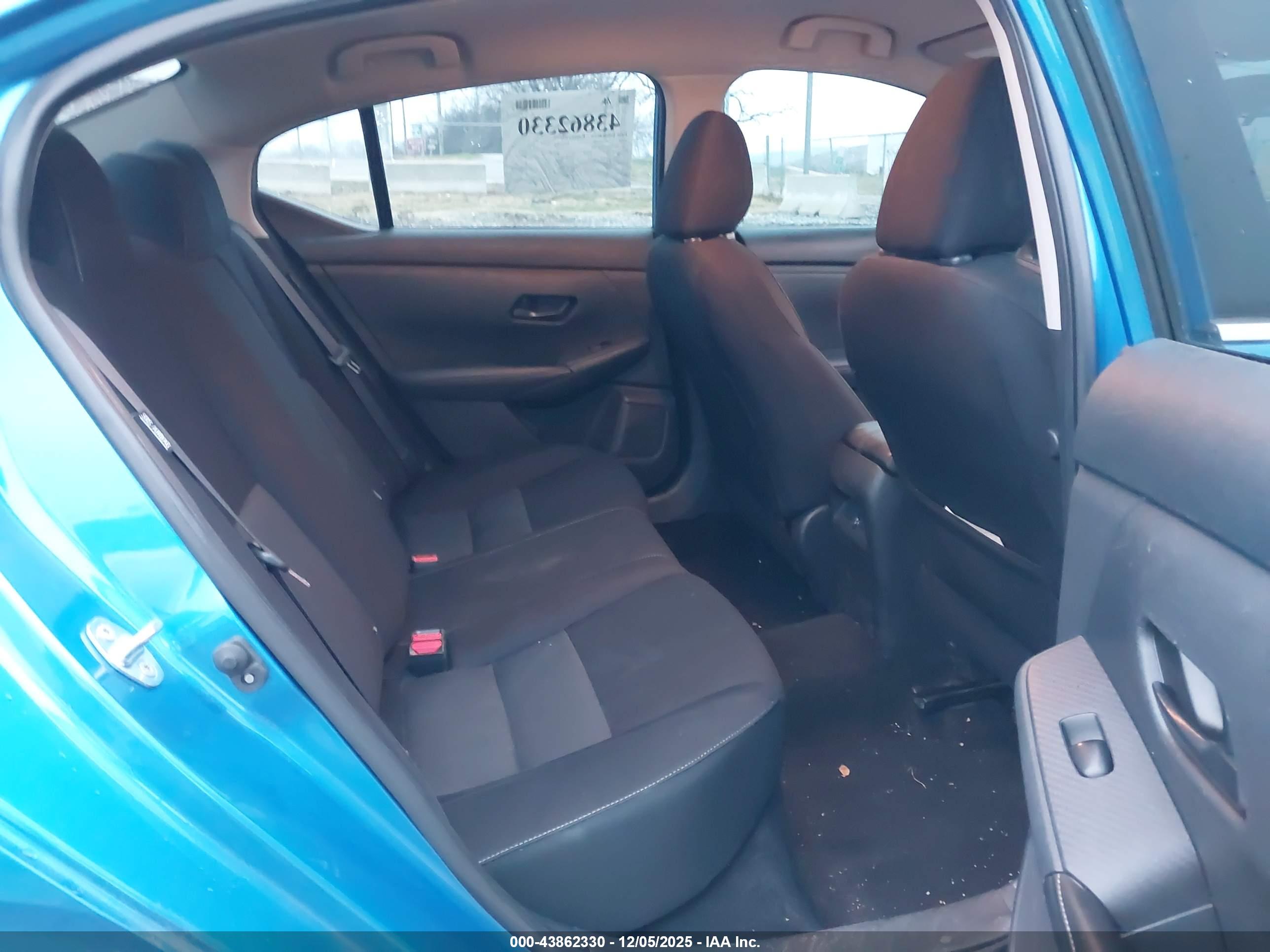 NISSAN SENTRA image 8